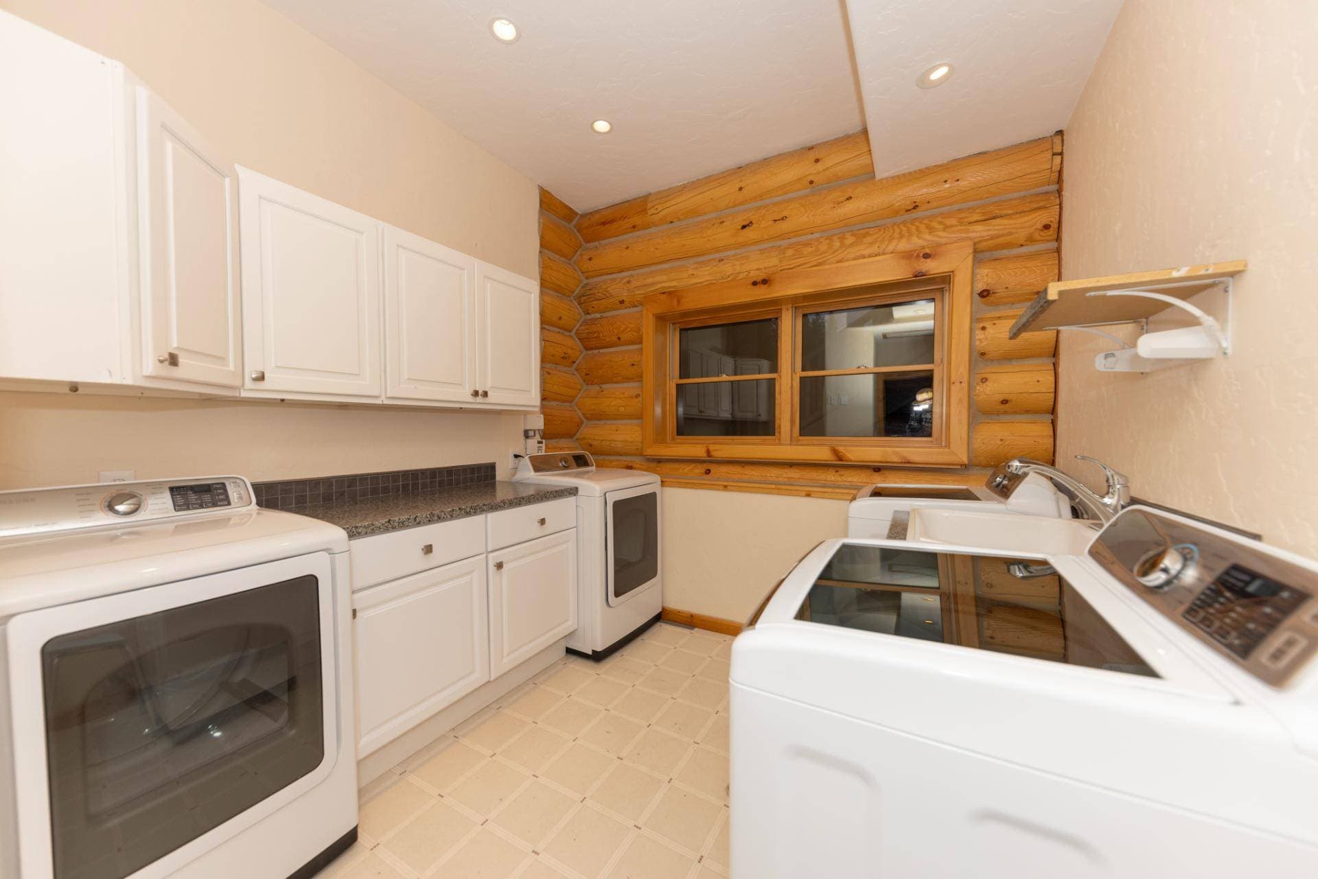 Modern Ski Home - Image 31