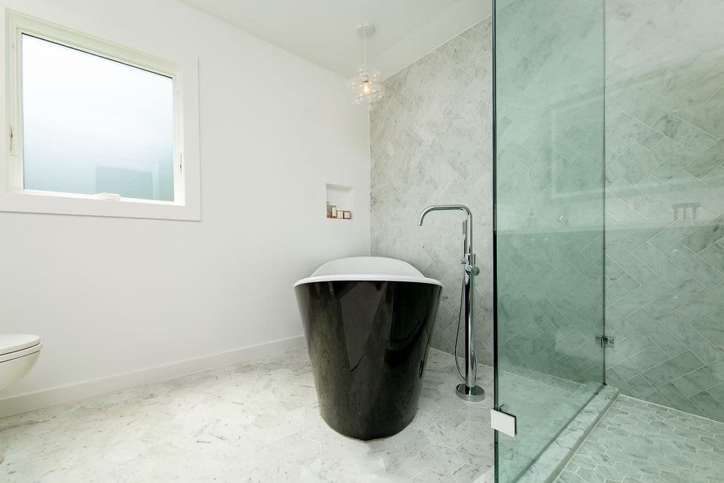 Westlake Hills Designer House - Image 20