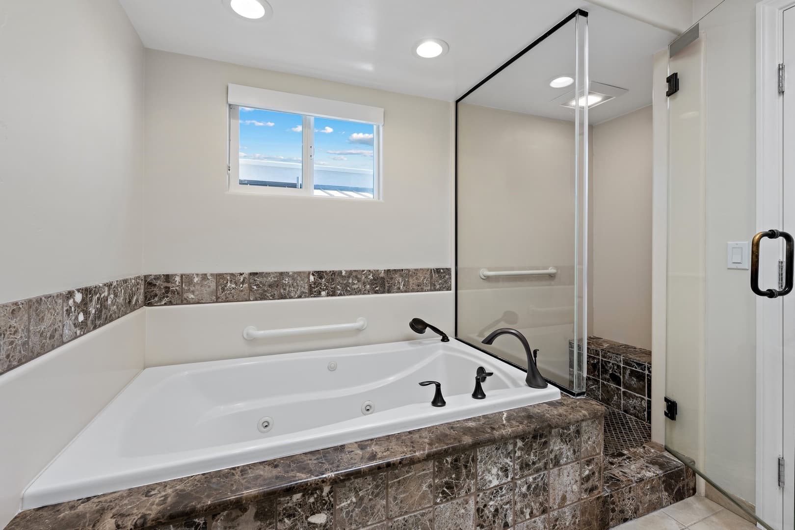 Queenstown House - Image 32