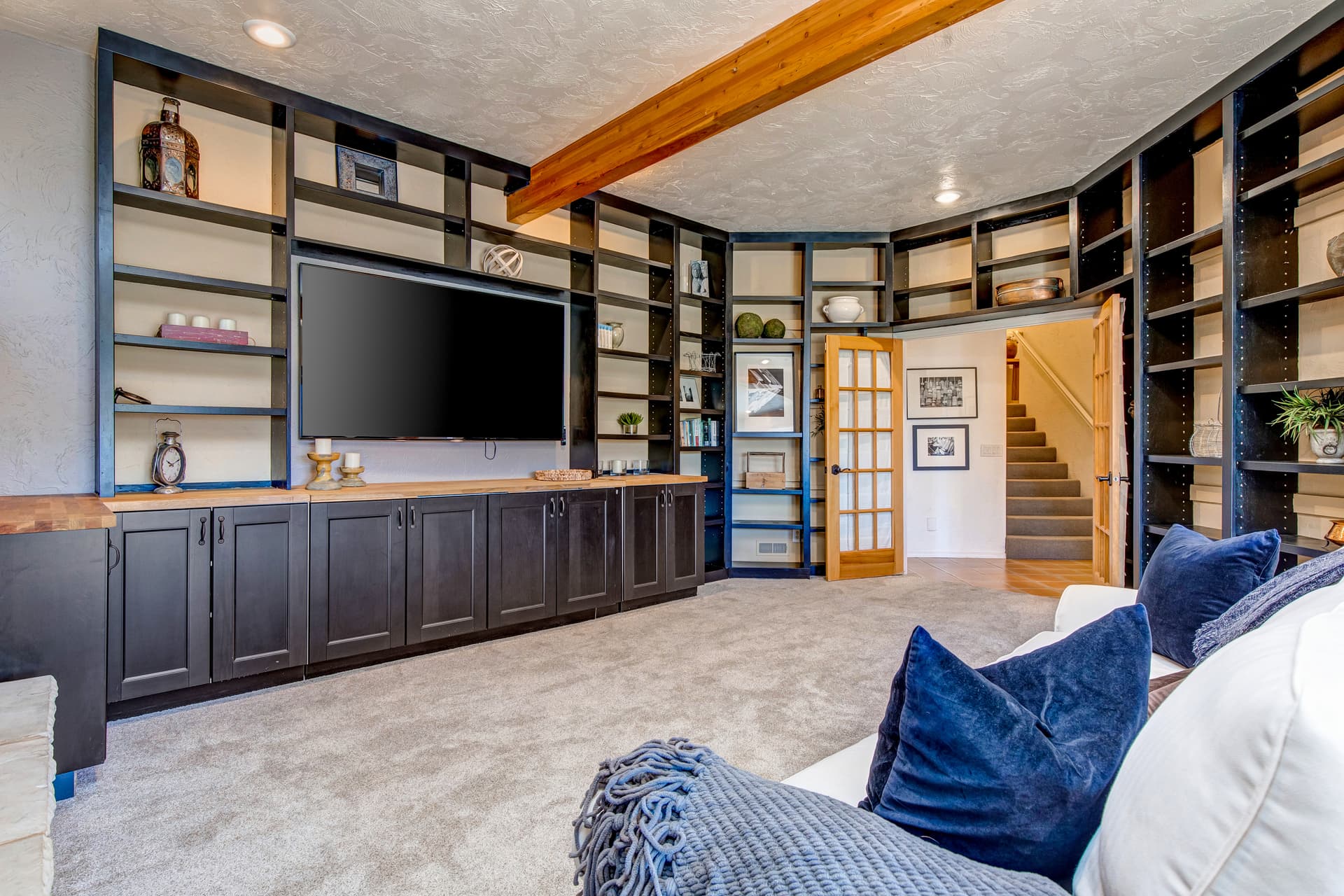 Mountain Hillside Manor - Image 13