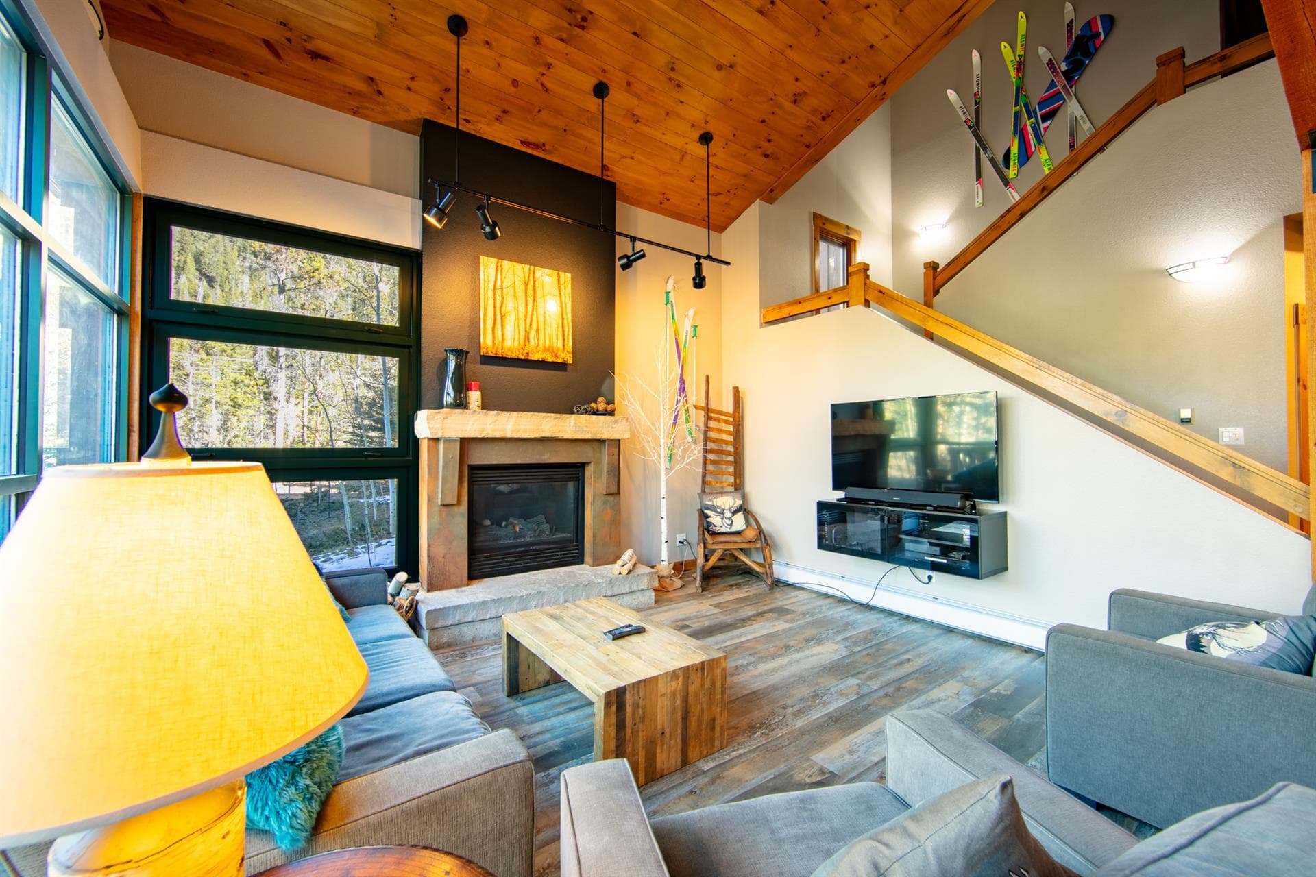 Alpine Vista Haven - Image 3