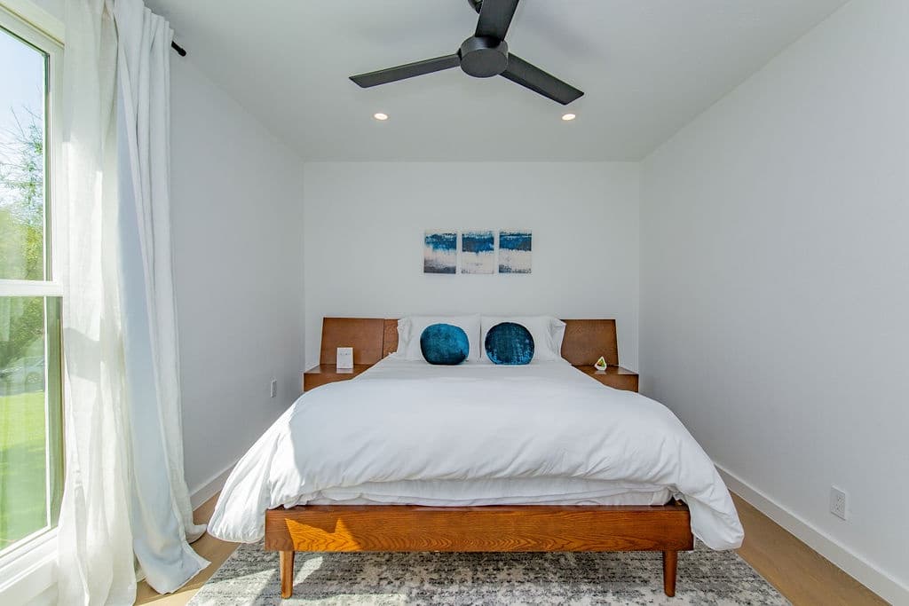 Westlake Hills Designer House - Image 22