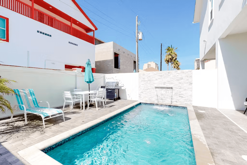 Dolphin Beach House - Image 18