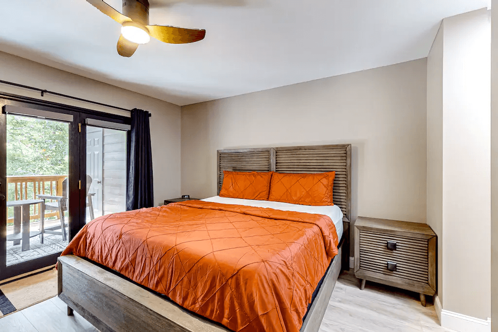 Still Lake Getaway - Image 7