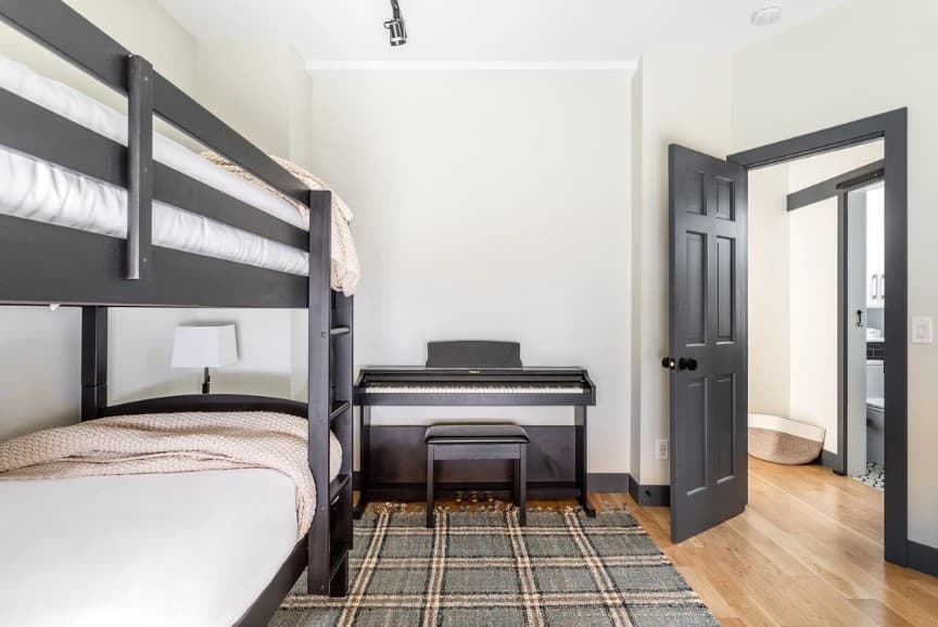 Chartreuse - Image 15