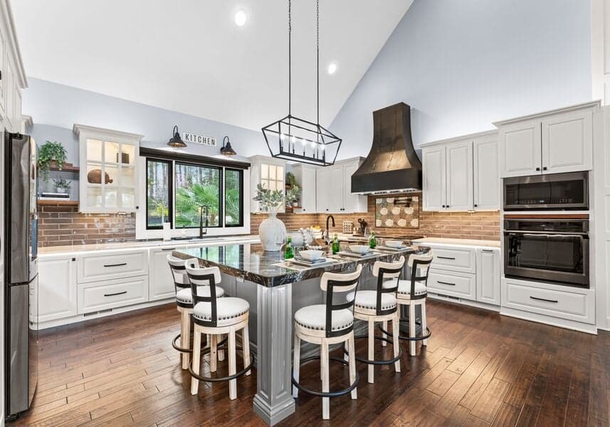 Lucent Sunset Retreat - Image 5