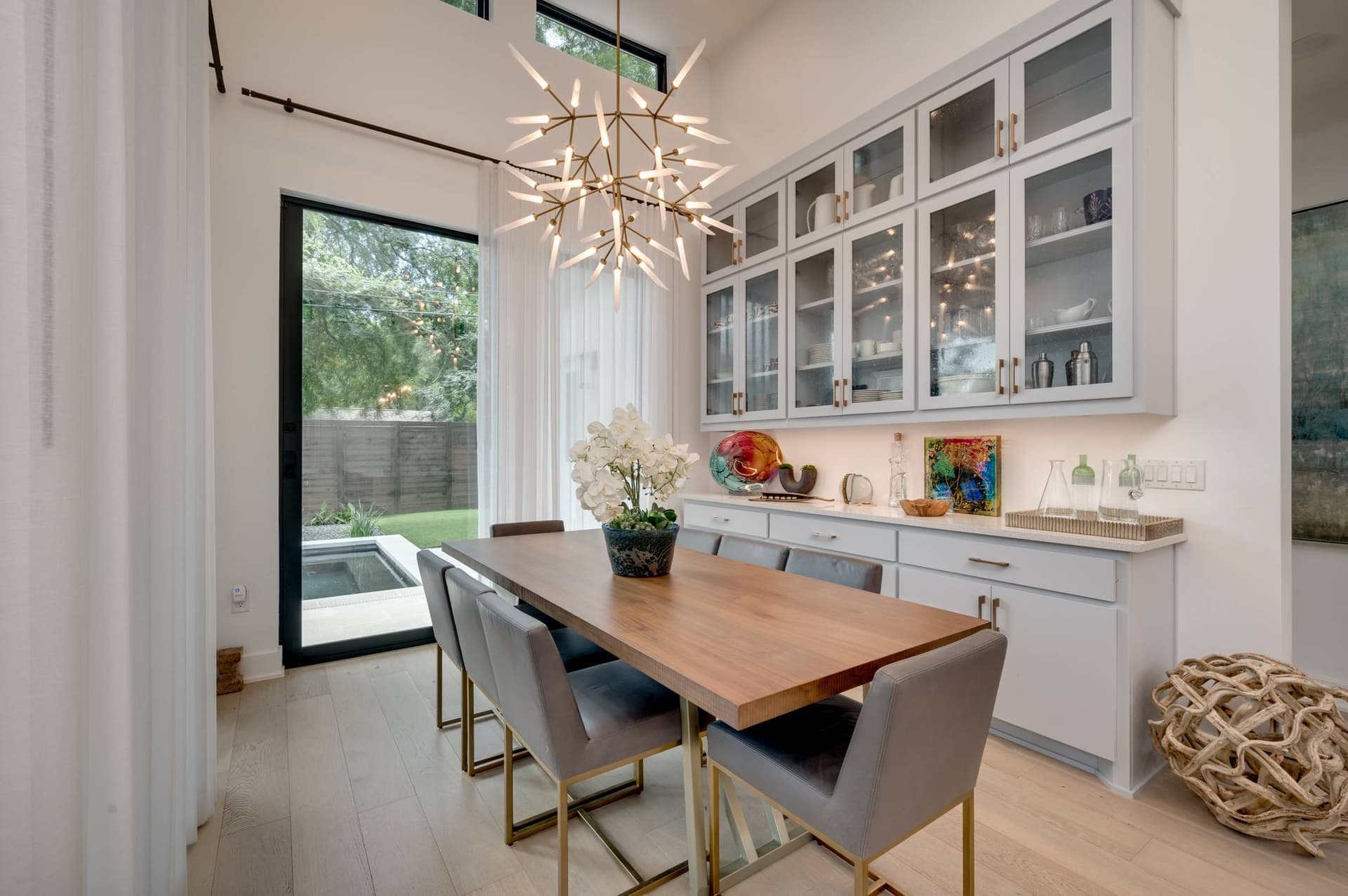 Austin Bella - Image 23