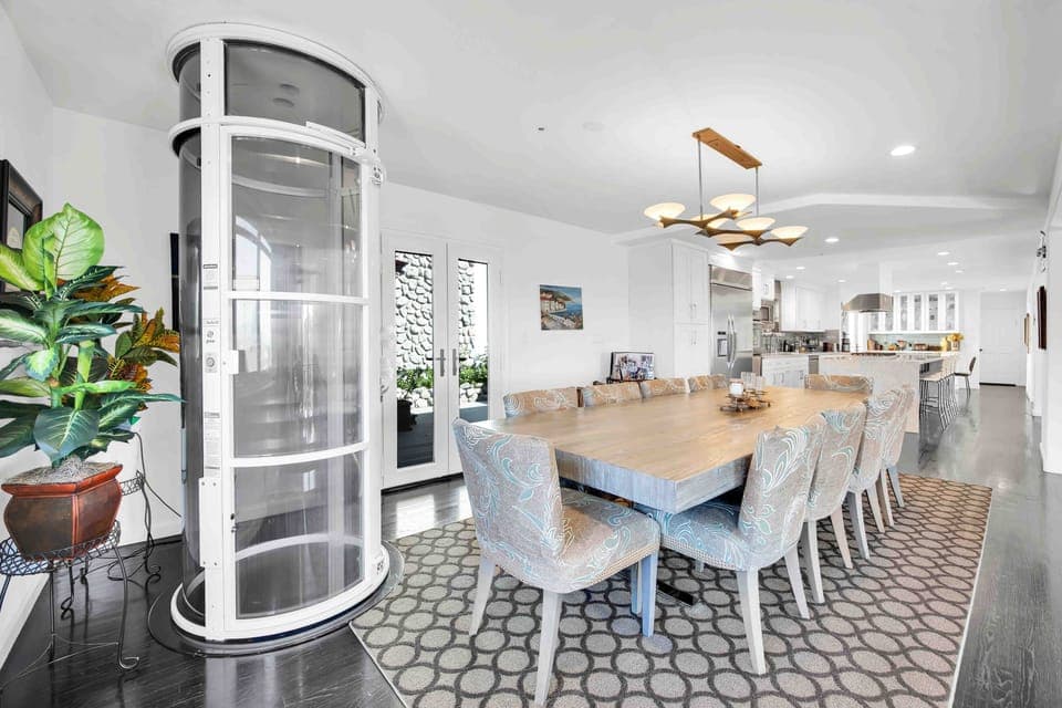 Pacific View Artist's Home - Image 6