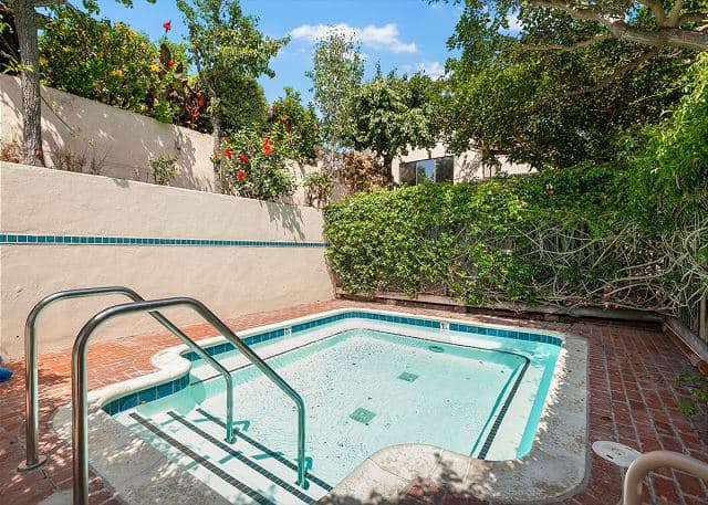 Seaside Oasis - Image 32