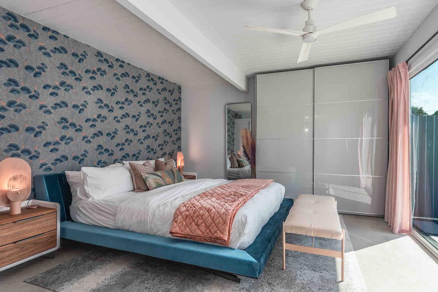 Flat on Alexander - Image 13