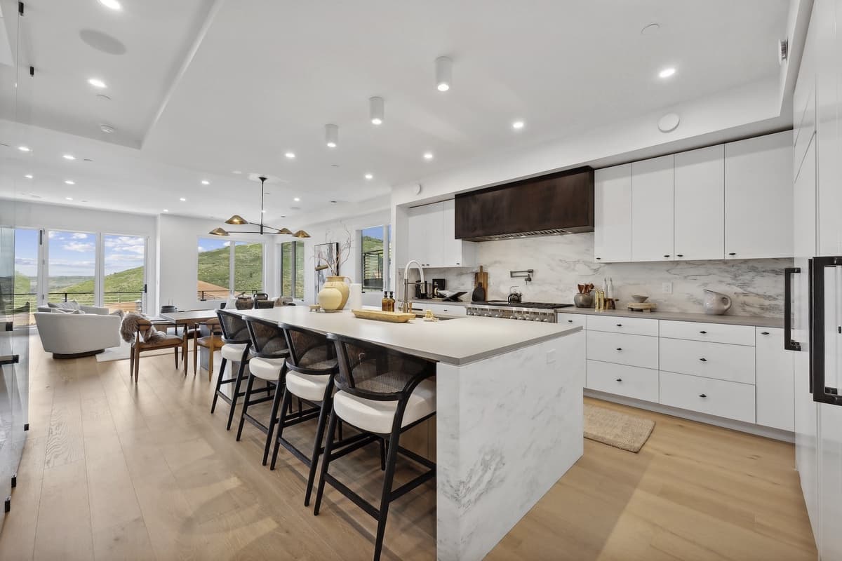 Slopeside Modern - Image 5