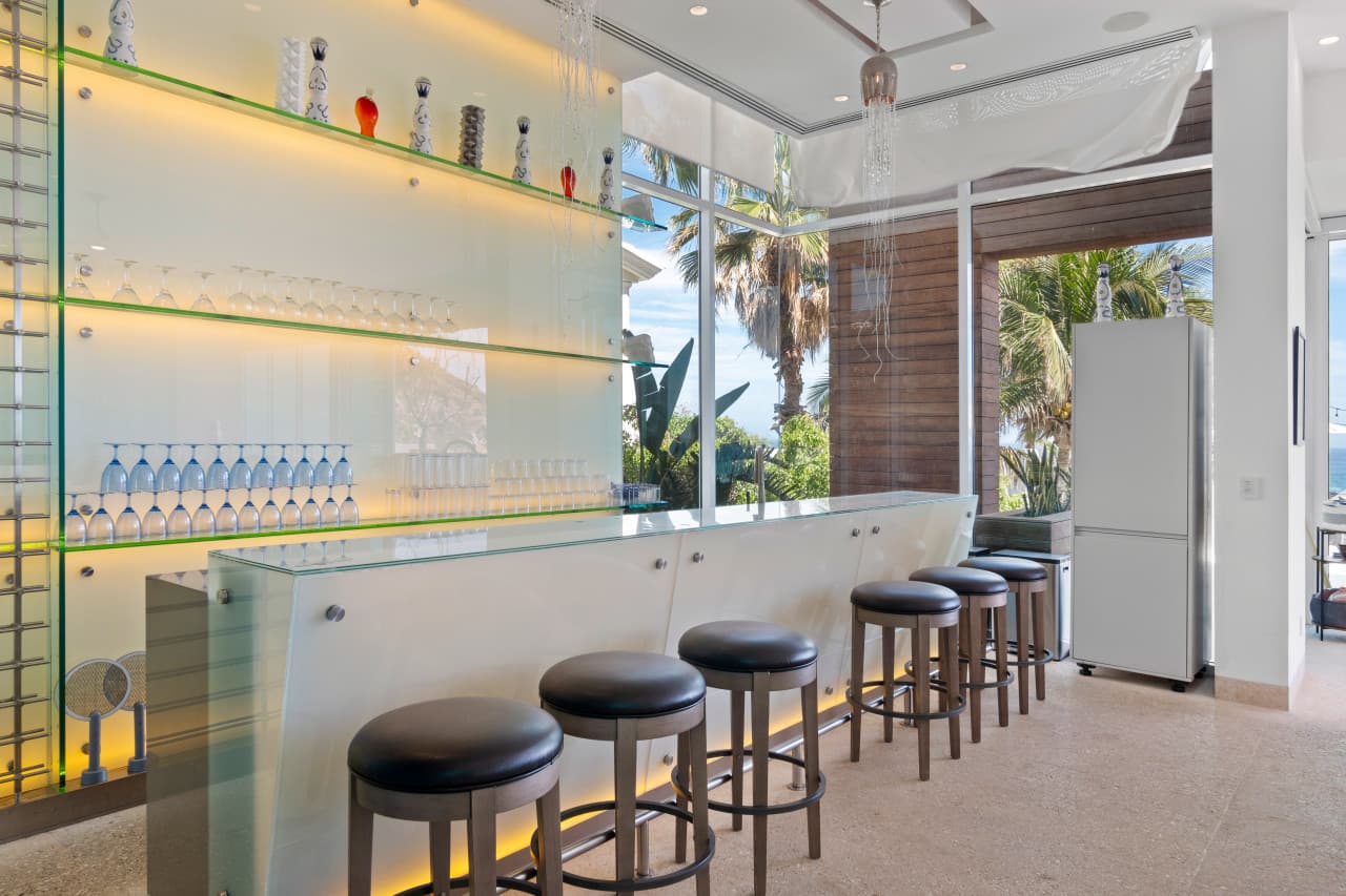 Private Beachfront in Palmilla - Image 31