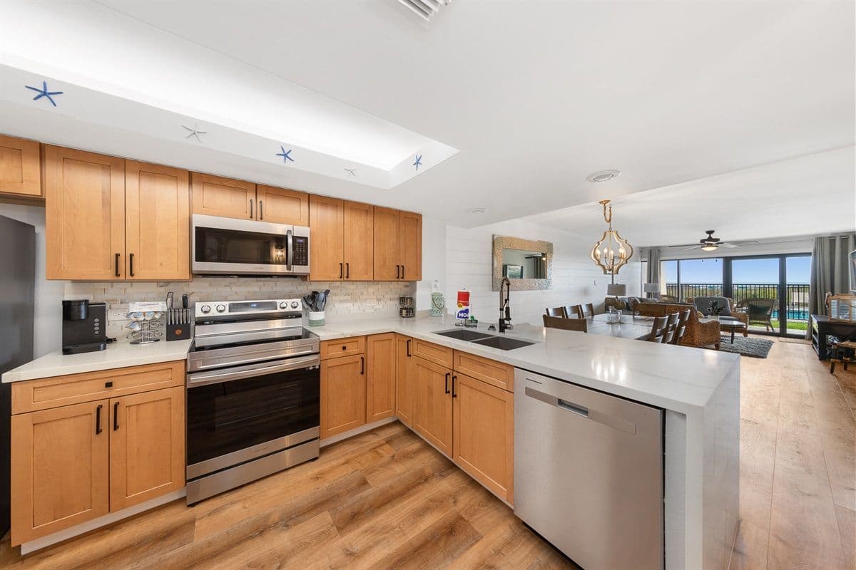 Ocean Vista Towers - Image 3