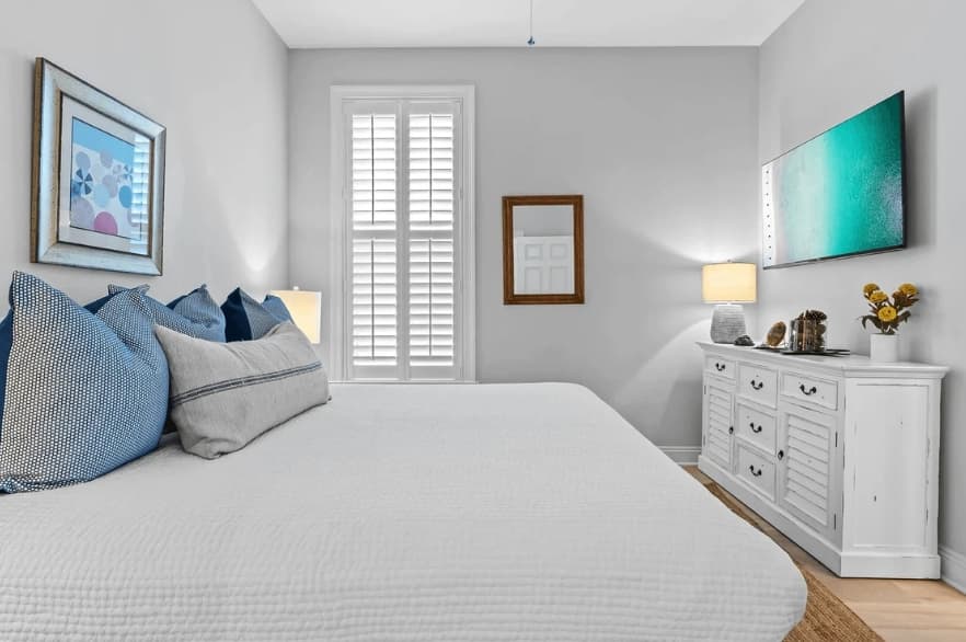 Grovey by the Sea - Image 27