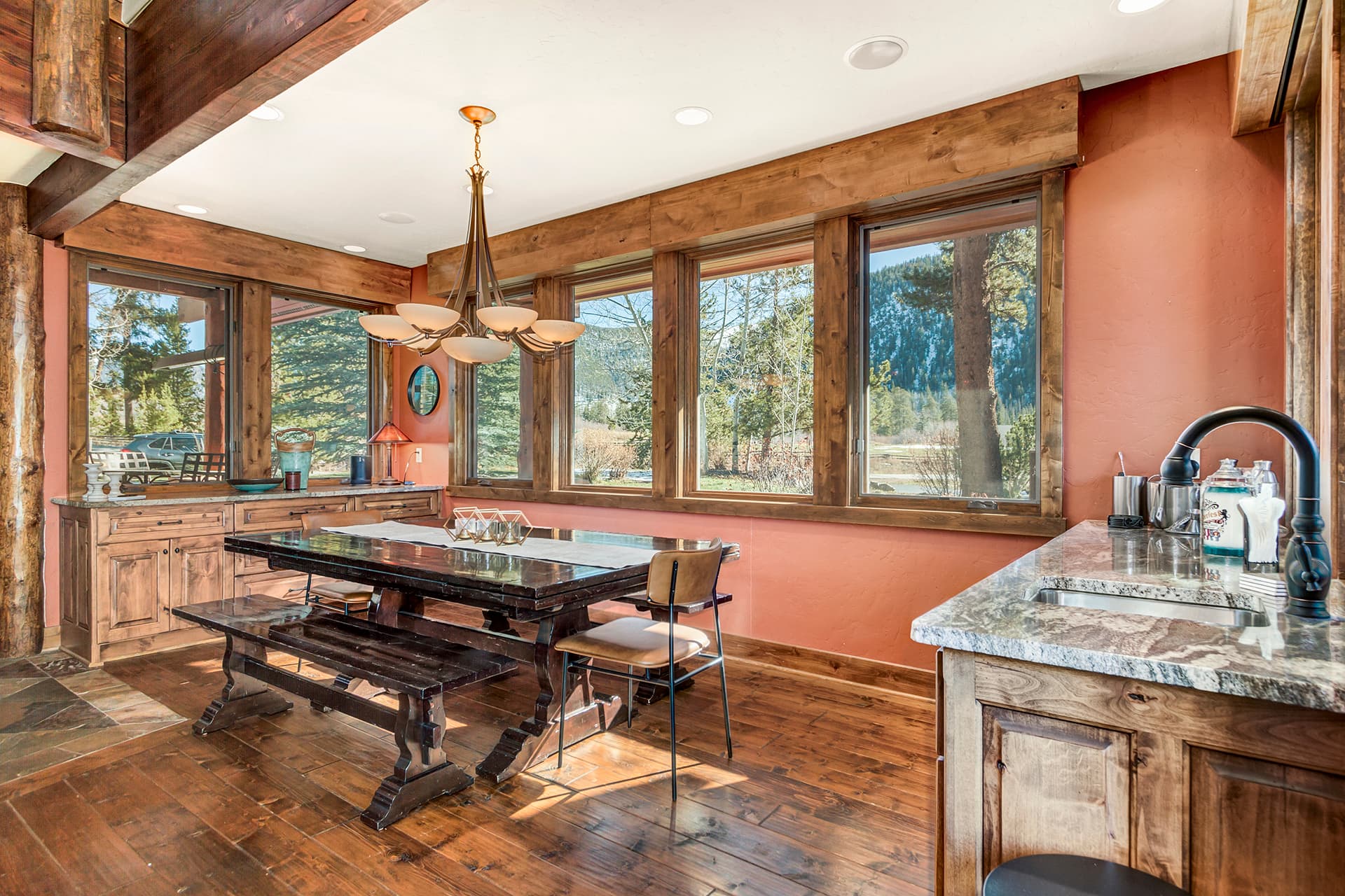 Twin Peaks Lodge - Image 11