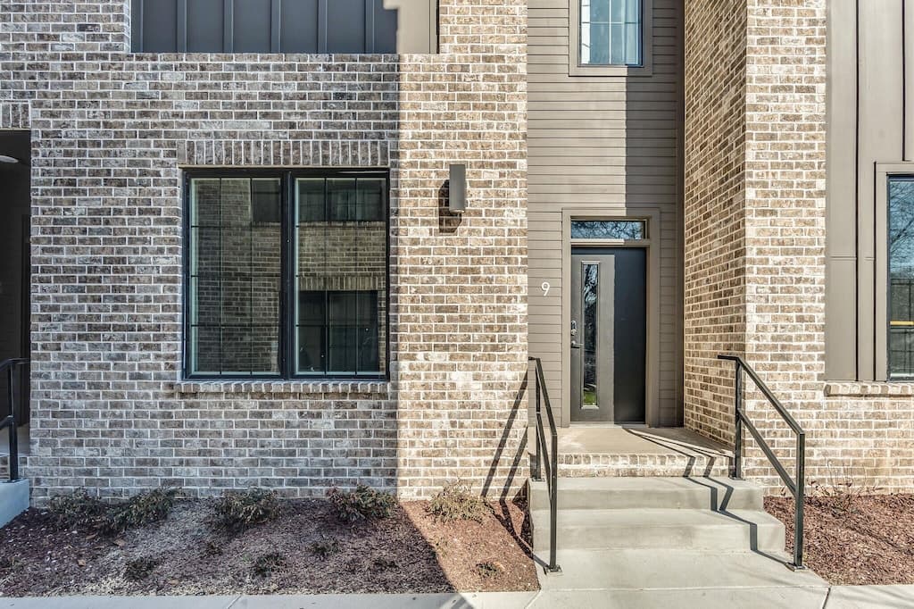 Highland Station - Image 20