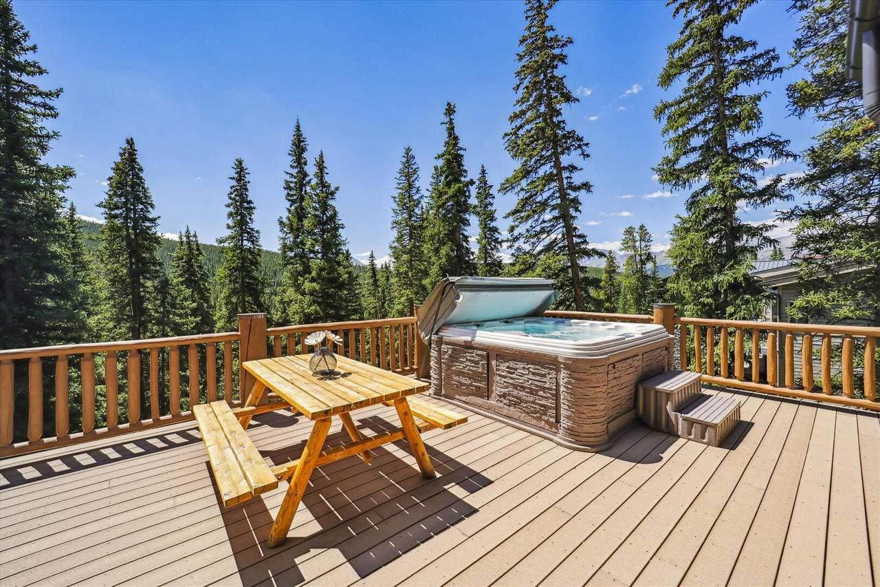 Goldenview Lodge - Image 2