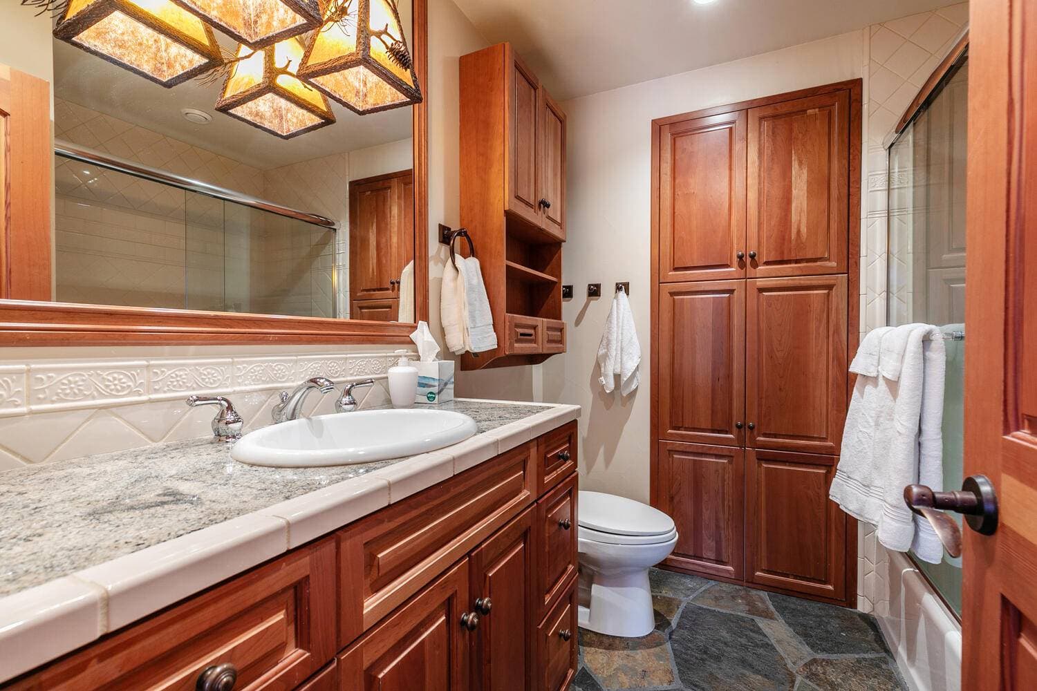 Clouds Rest Lodge - Image 33