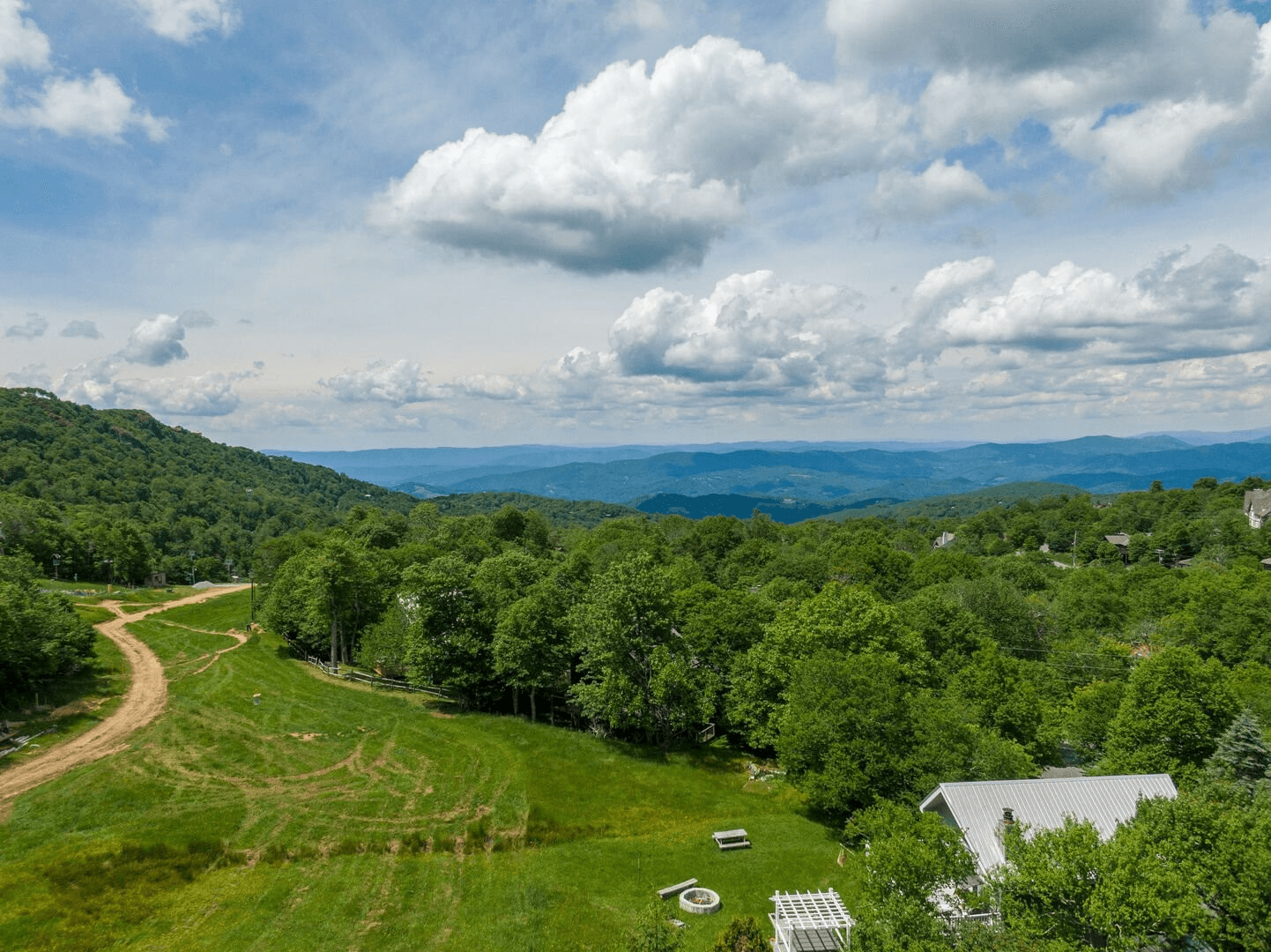 Halftime Haus - Image 44