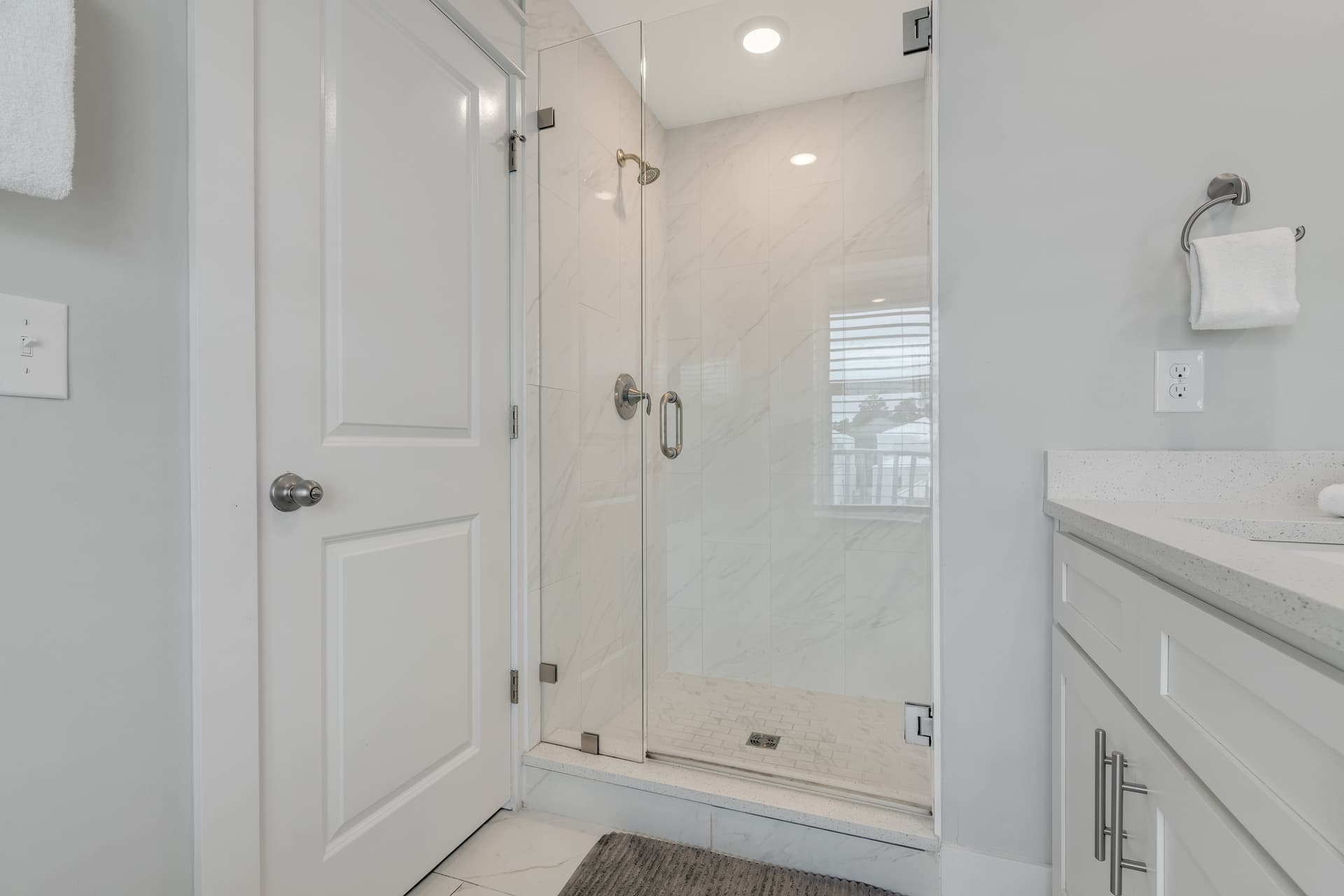 Porches N' Paradise House - Image 15