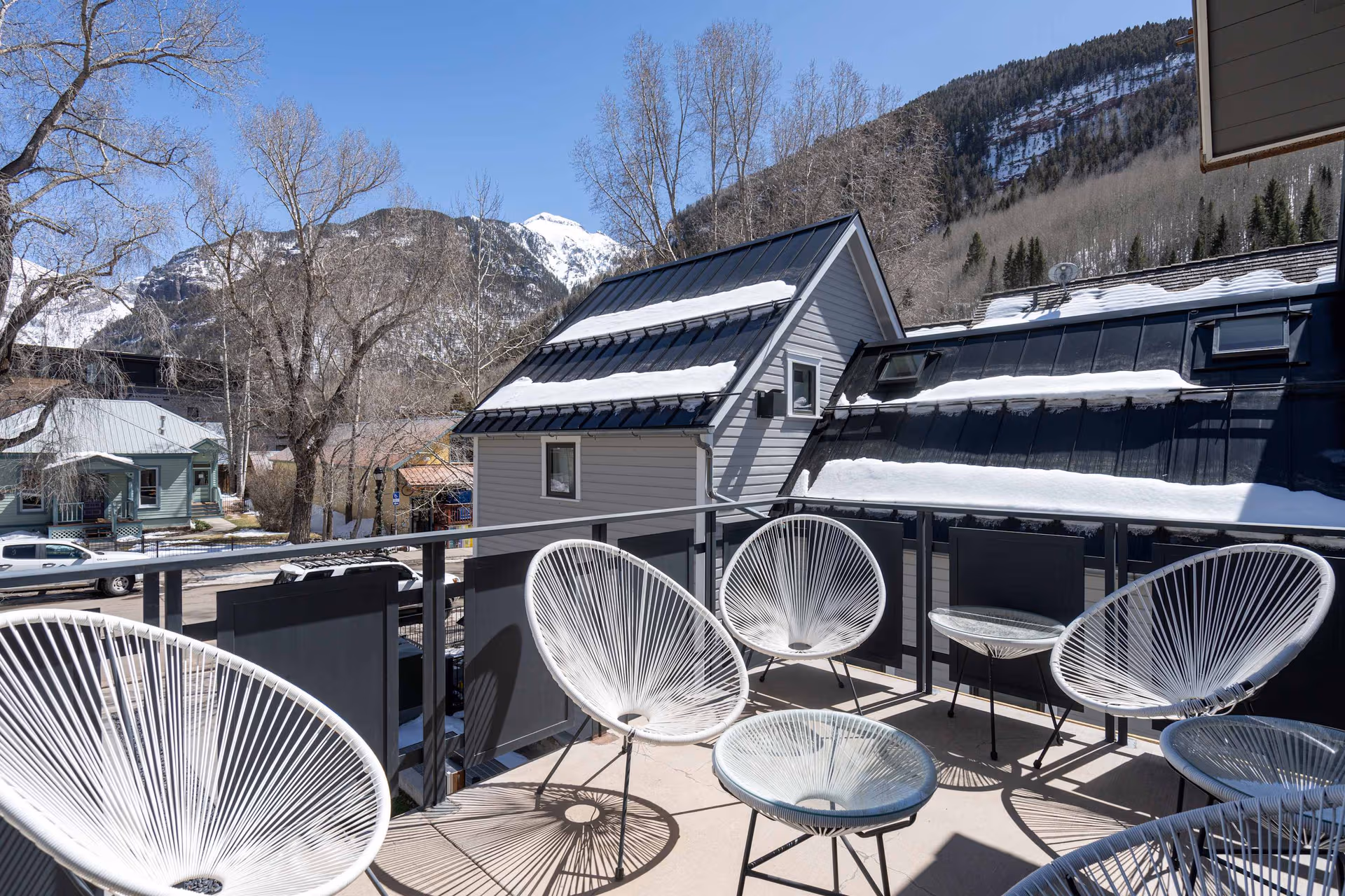 Mountain Air Escape - Image 2