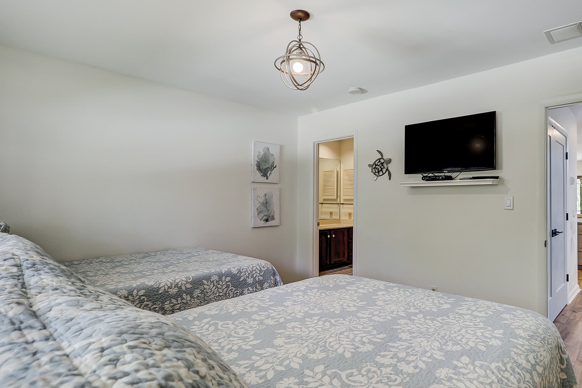 Sunny Daze - Image 25