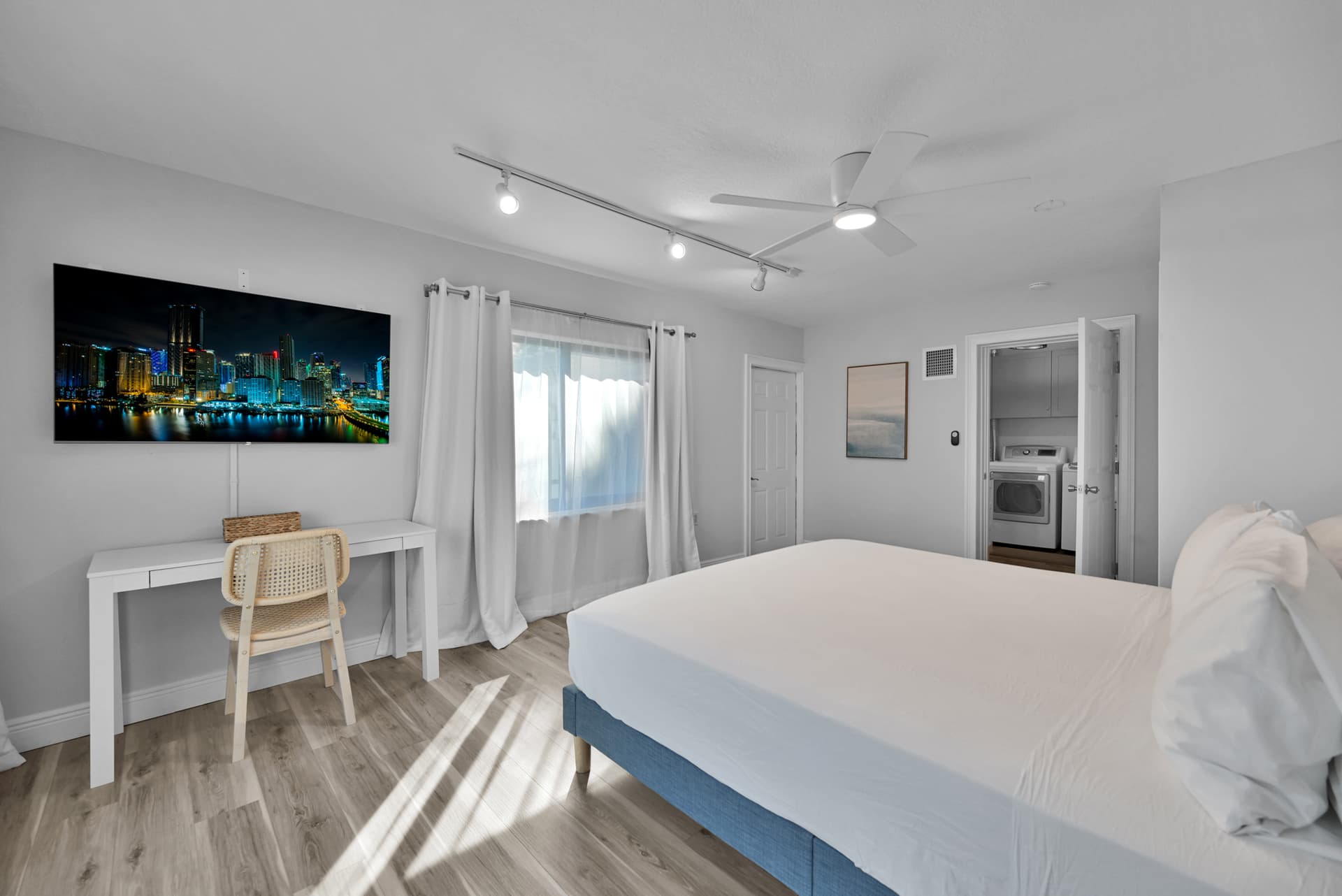 Robinson Place - Image 20