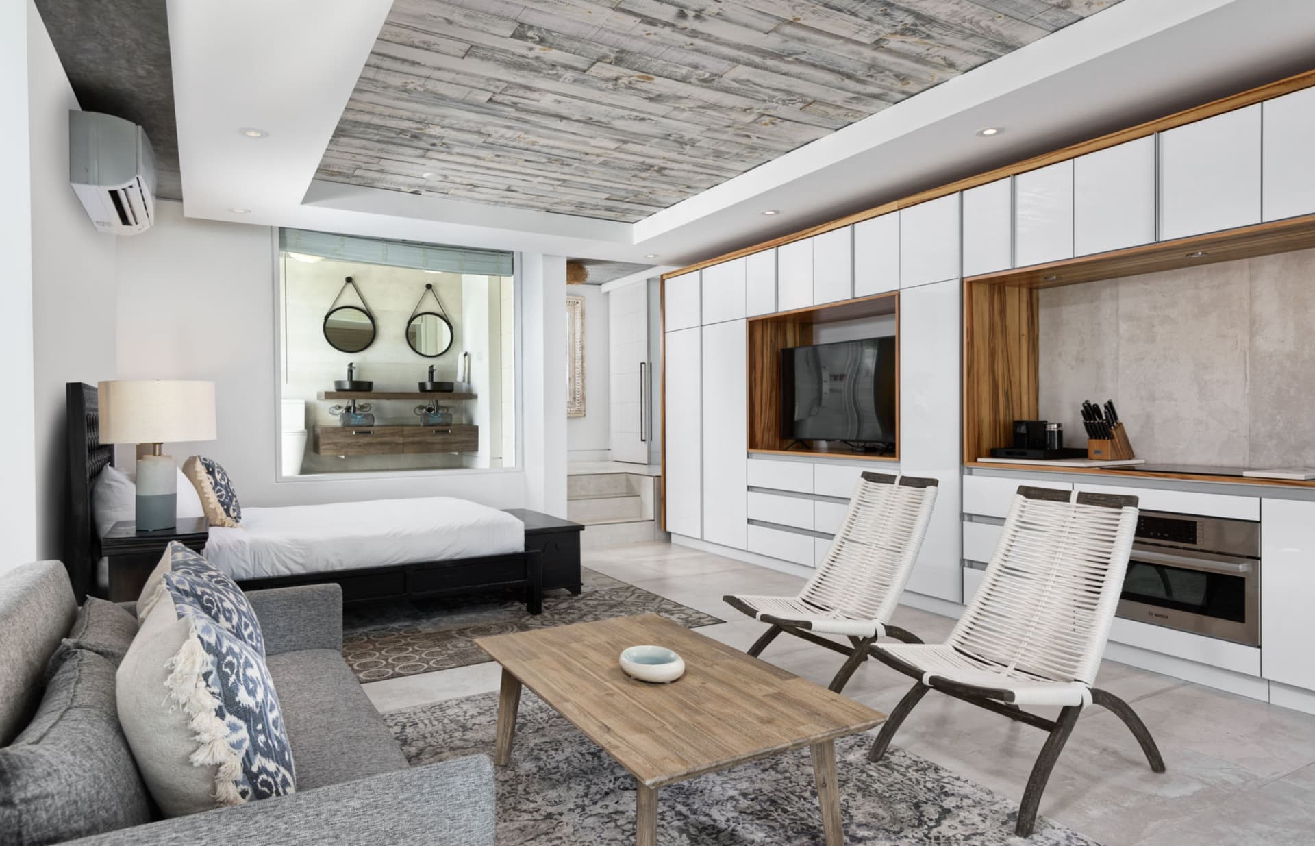 Aqua Ocean Villa - Image 13