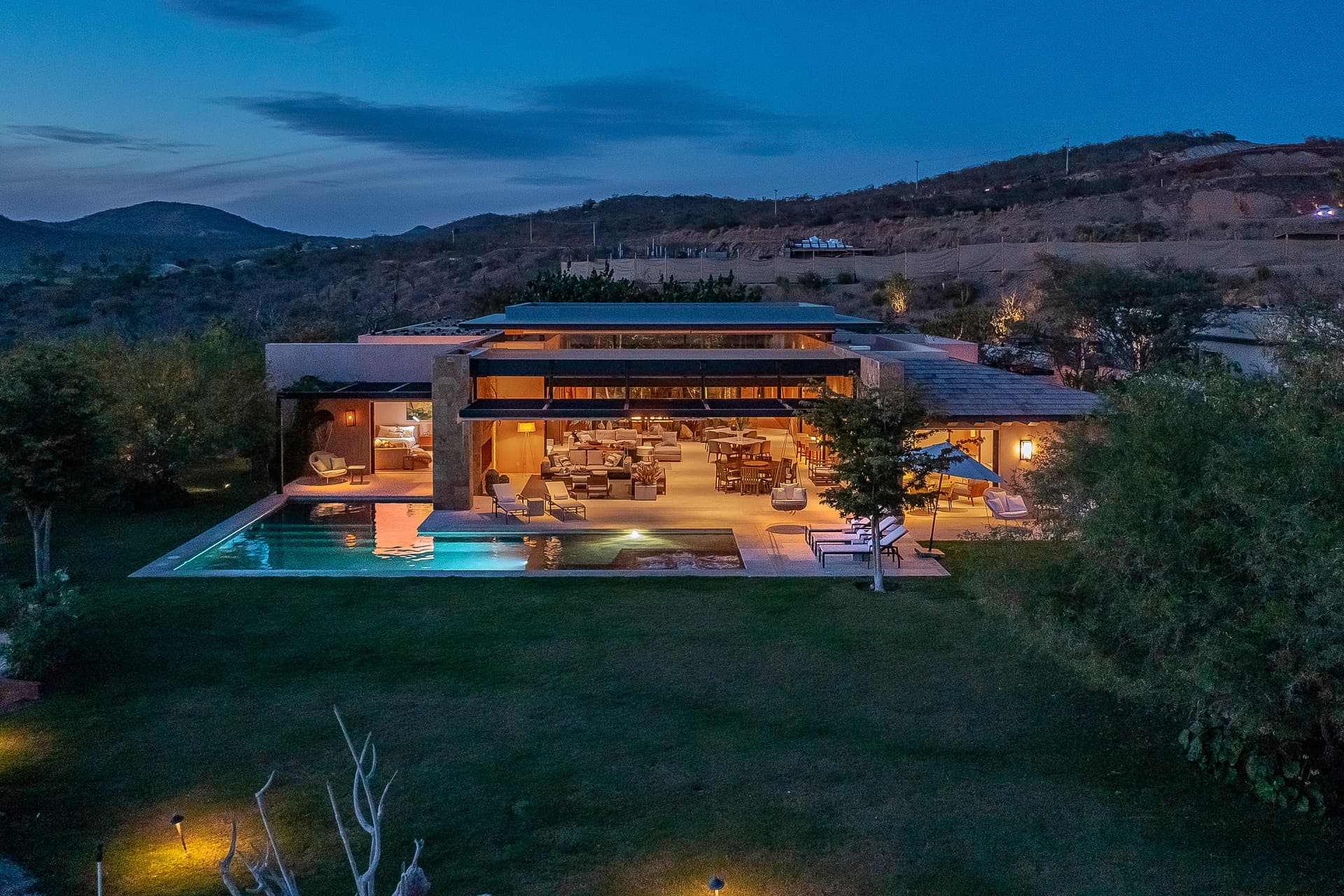 West Enclave Residence #8 - Image 38