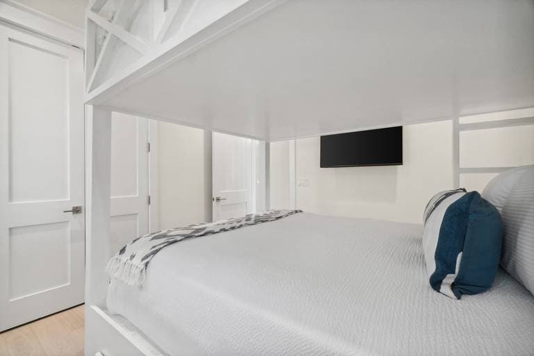 Harlie's House - Image 29