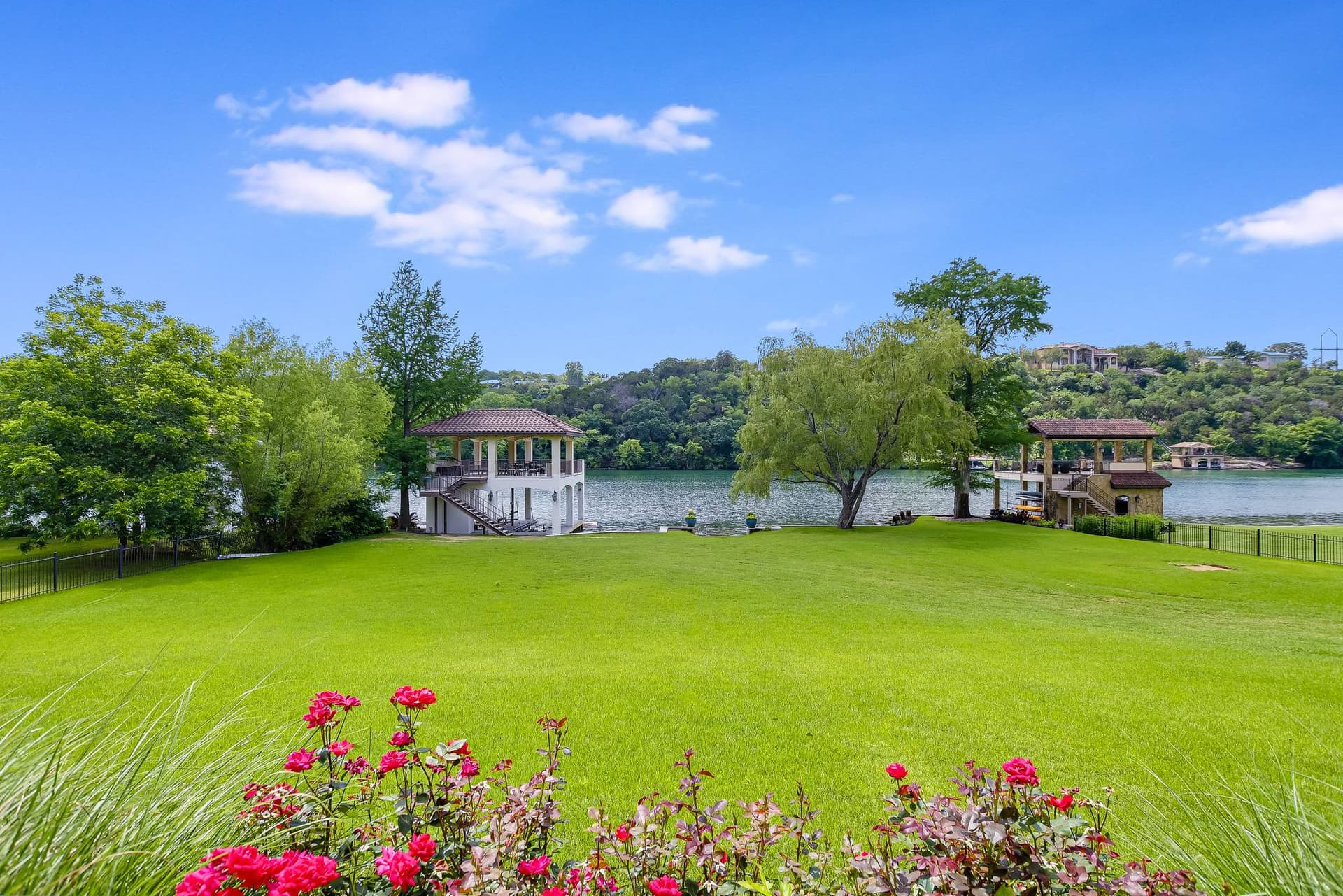 Autograph on Lake Austin - Image 41