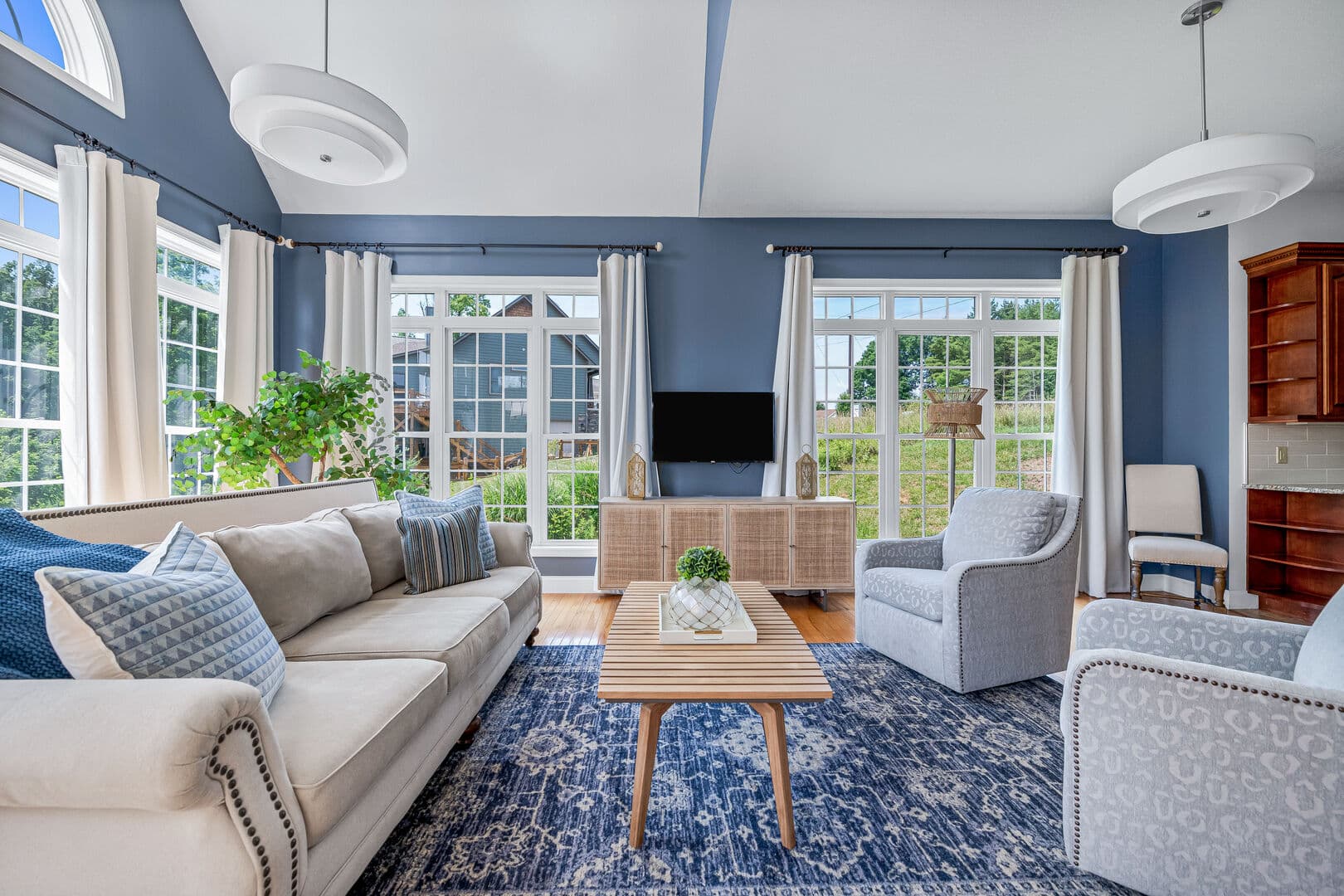 Nader Manor - Image 11