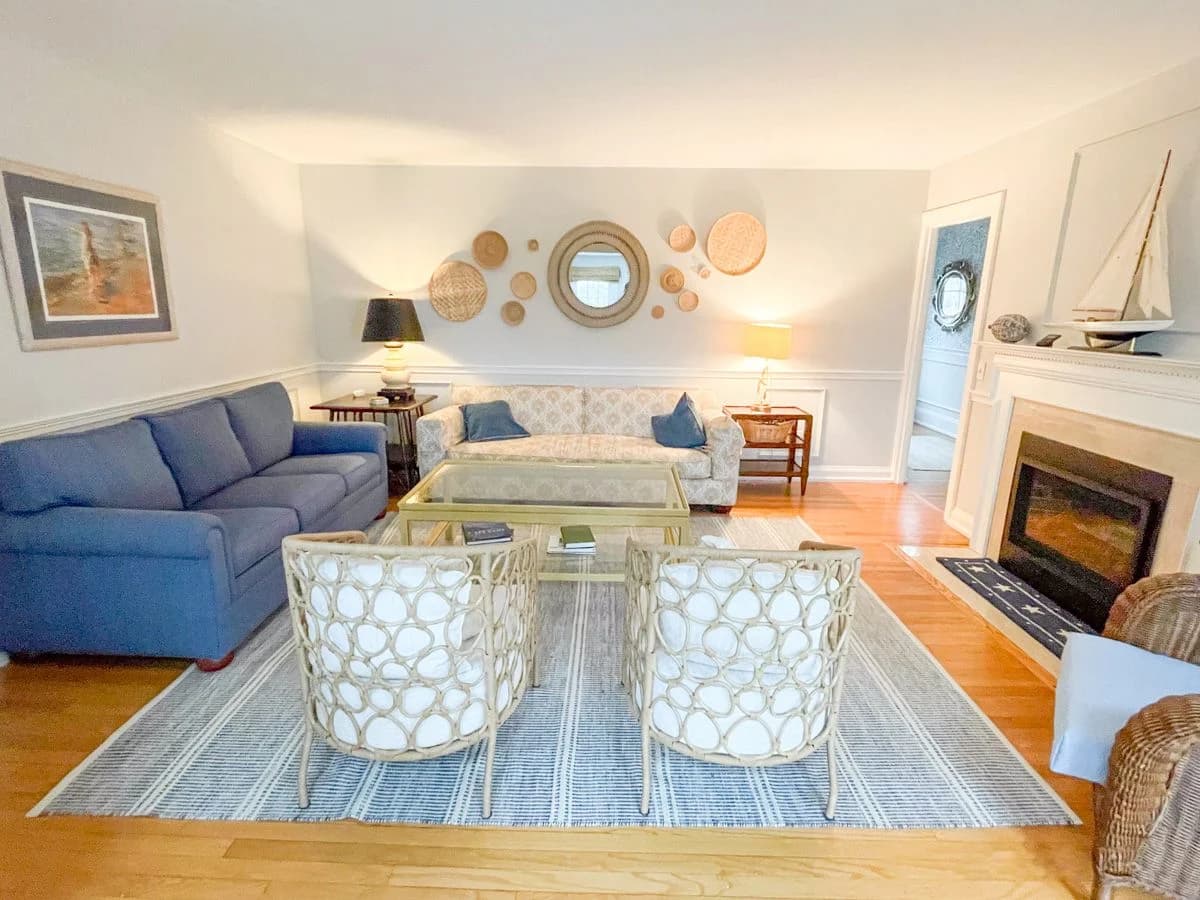 Queen's Landing - Image 2