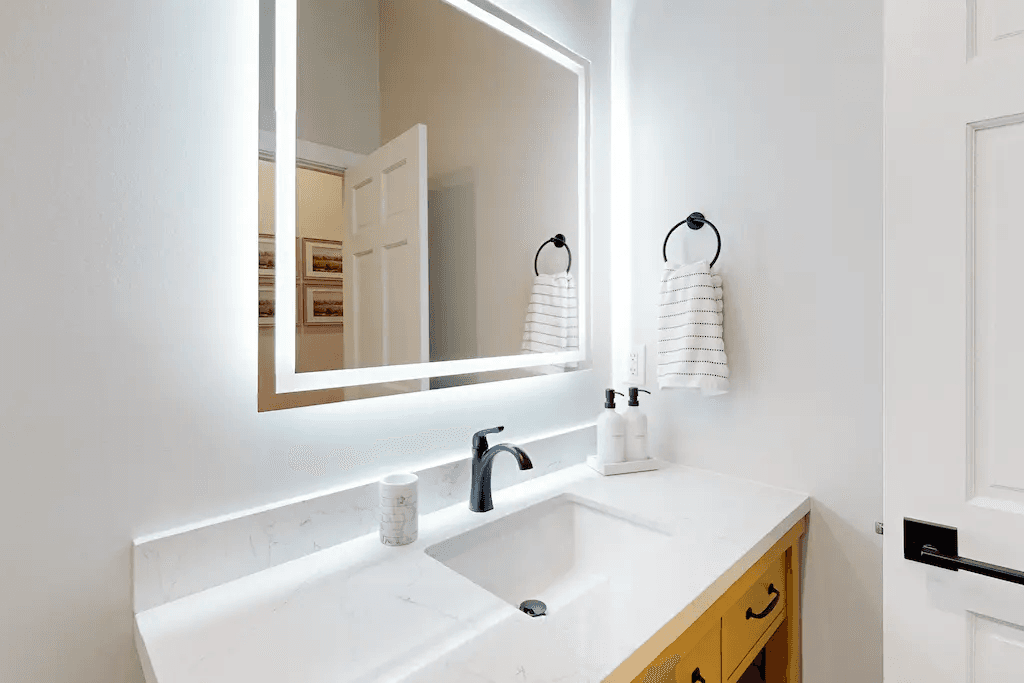 River Rock Cottage - Image 16