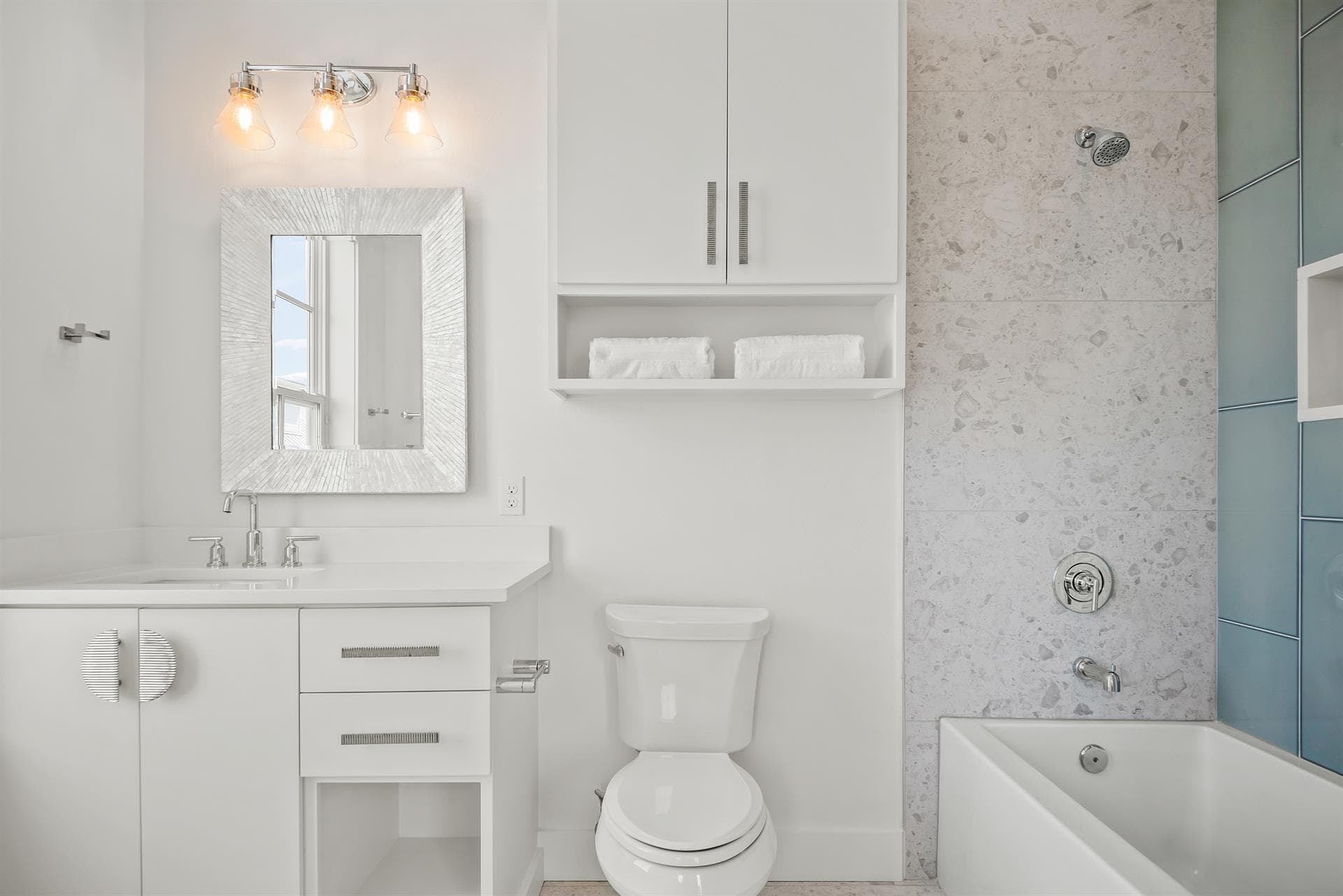 Holiday House - Image 49