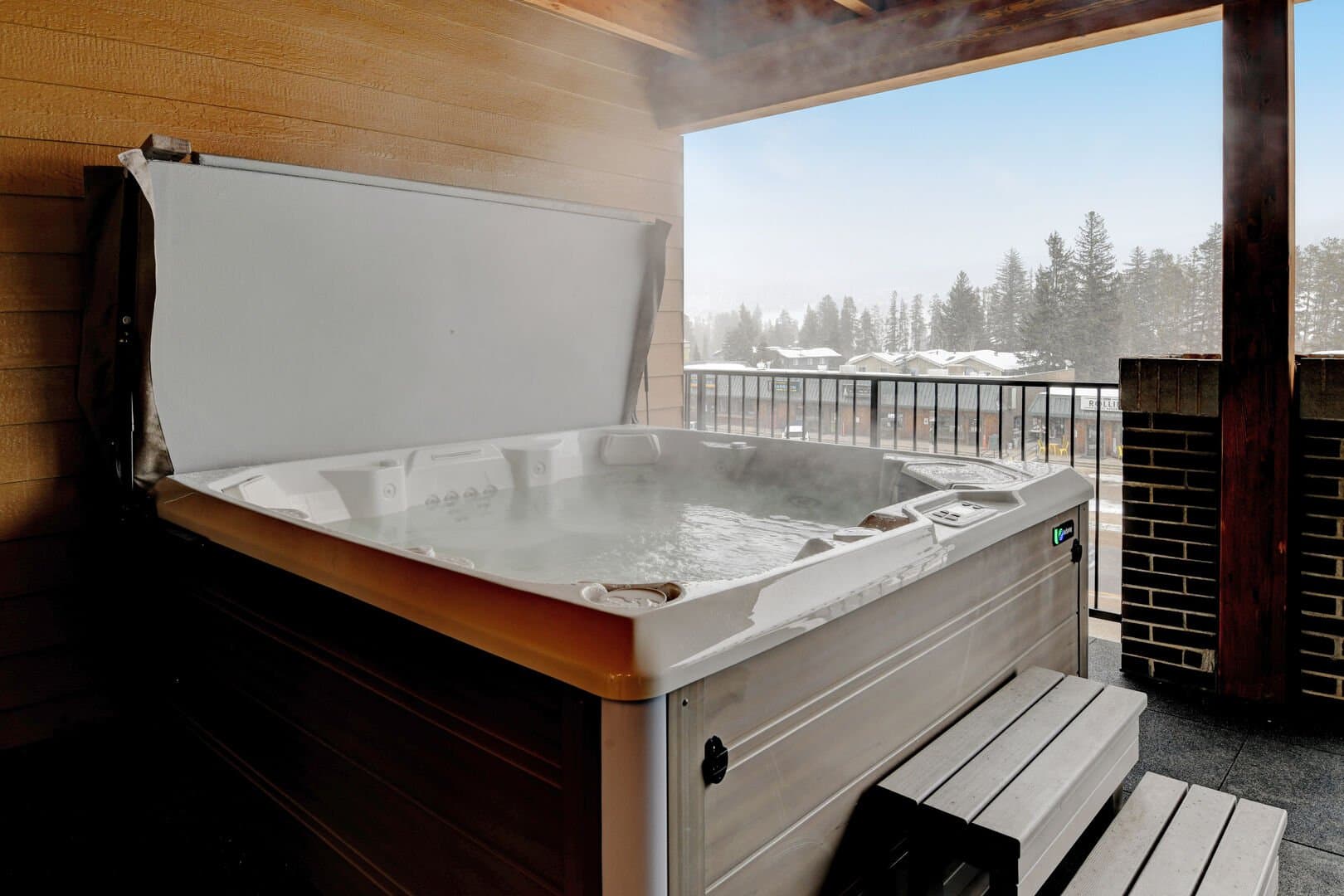 Arrow Luxury Loft #219 - Image 2