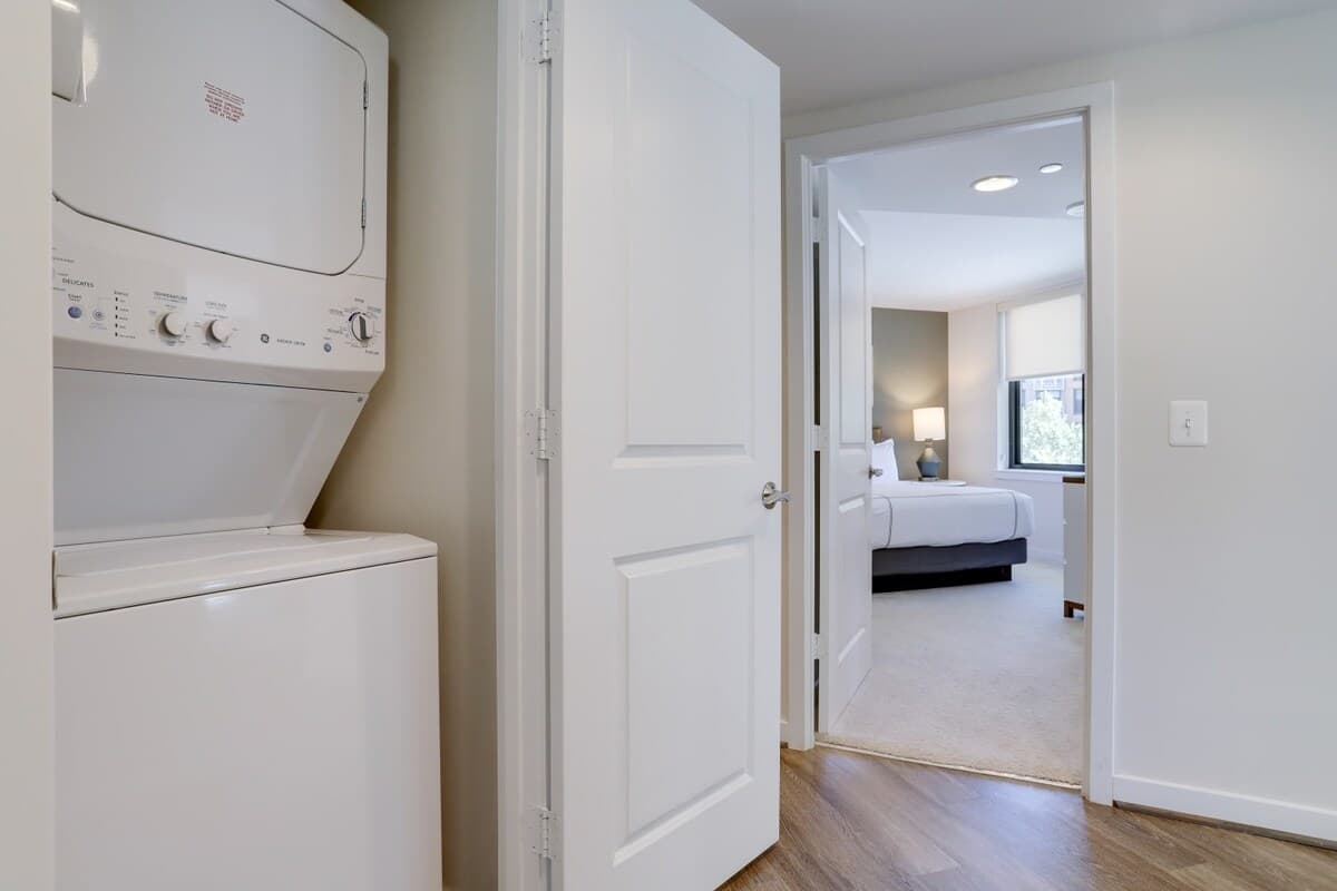 Red Brick Residence - Image 30