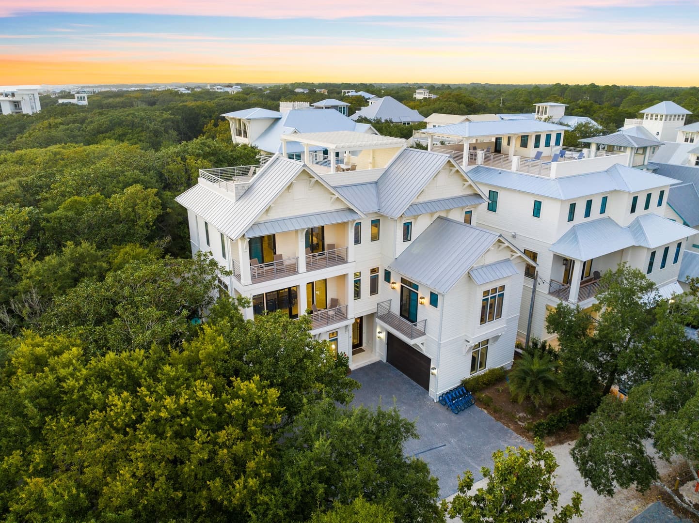 Social Manor - Image 62