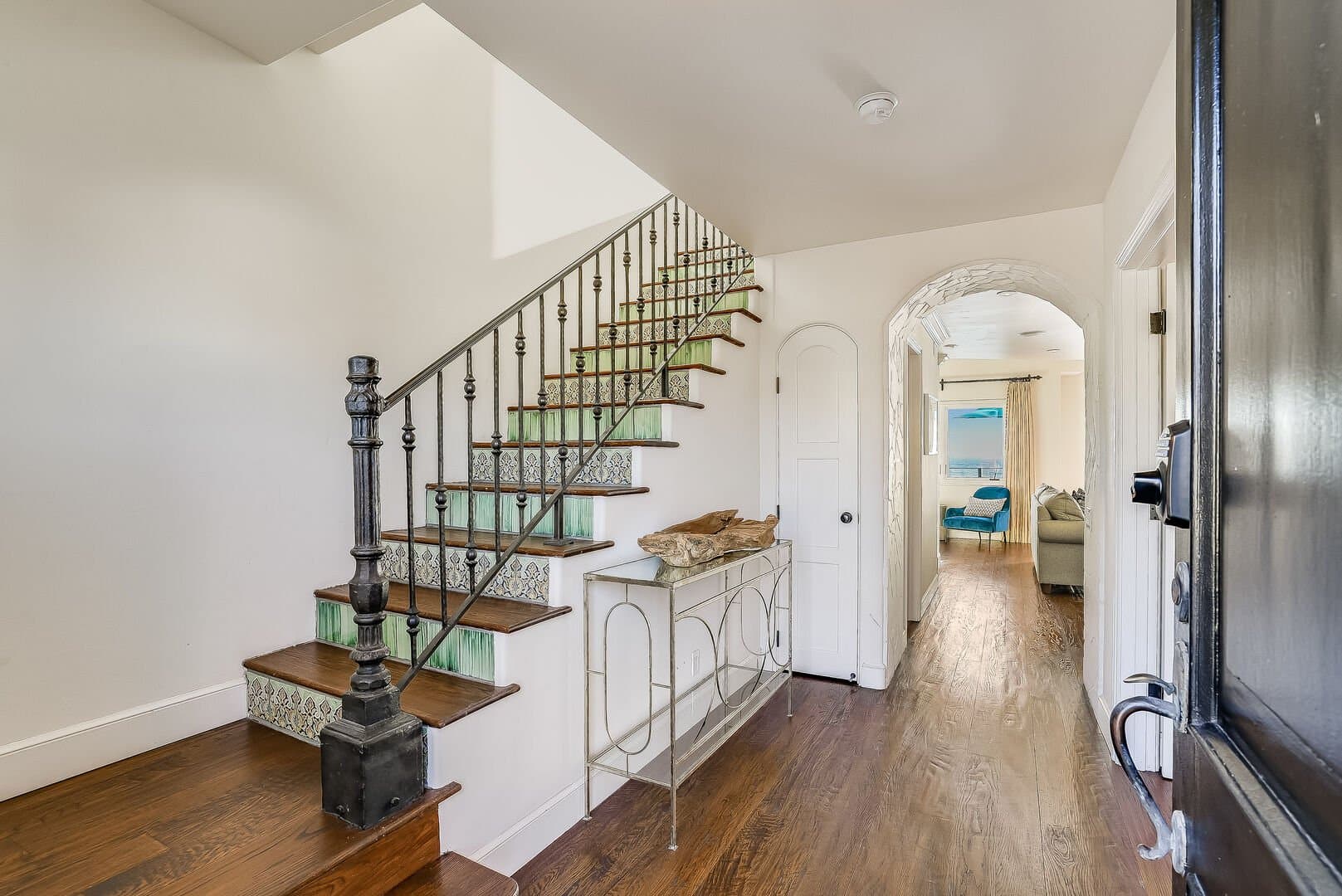 Dolphin Bluff - Image 7