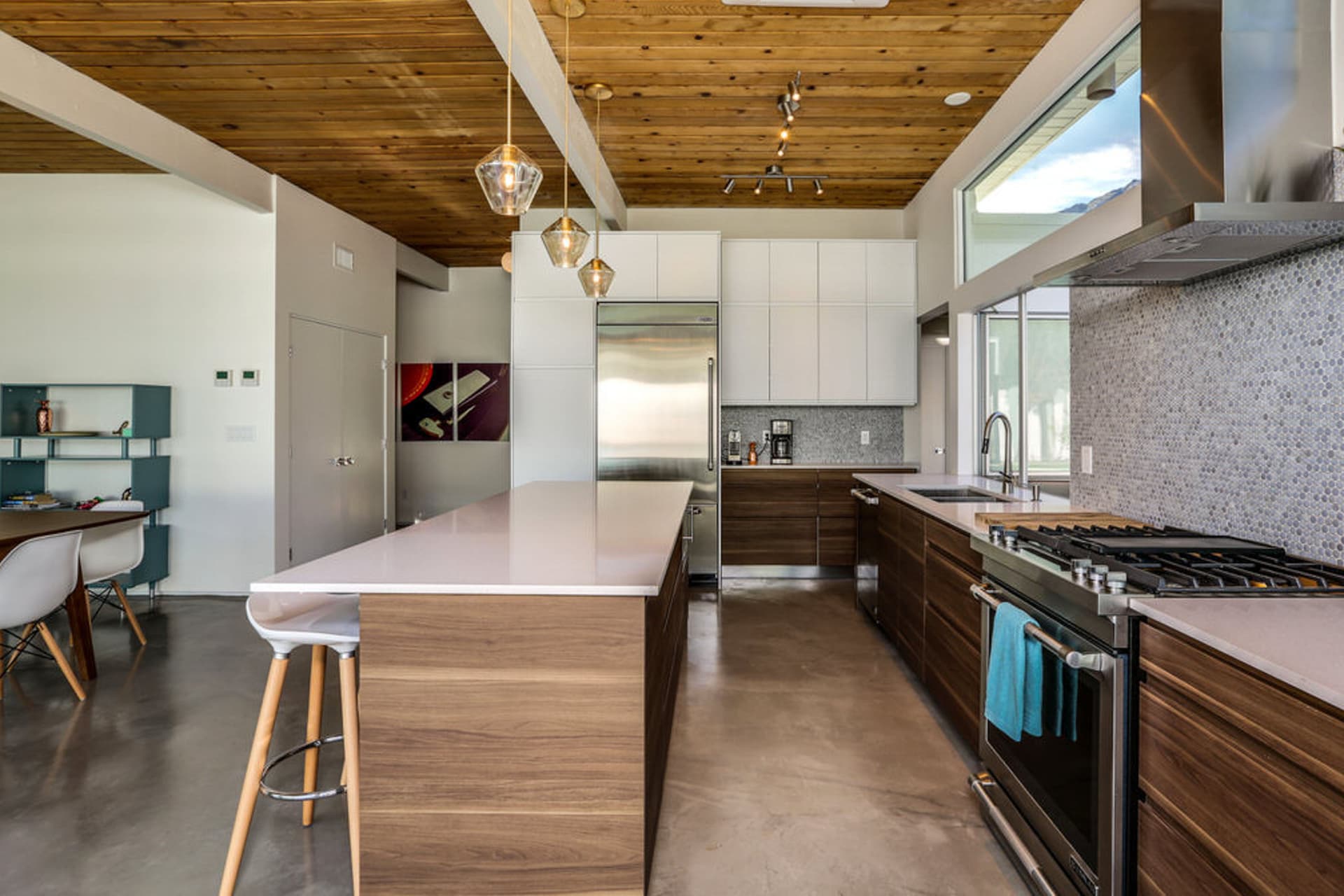 Regal Contemporary House - Image 8