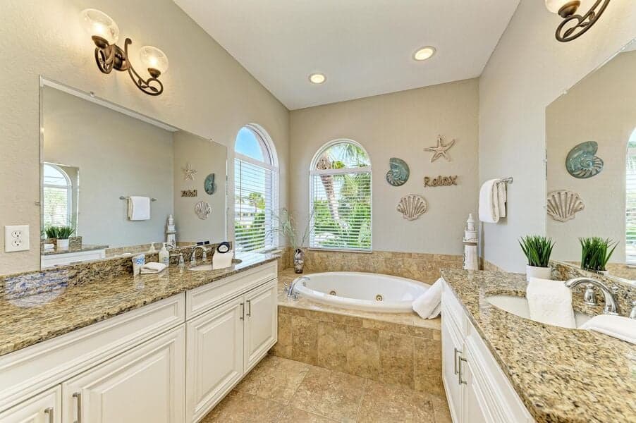 Island Nautilus - Image 17