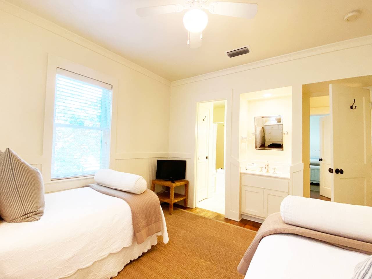 Timeless House - Image 18