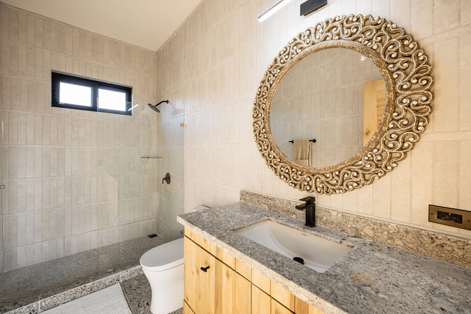 Casa Blanca - Image 30