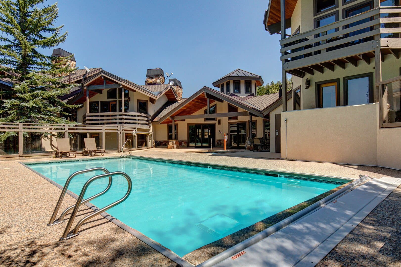 Ontario Lodge - Image 41