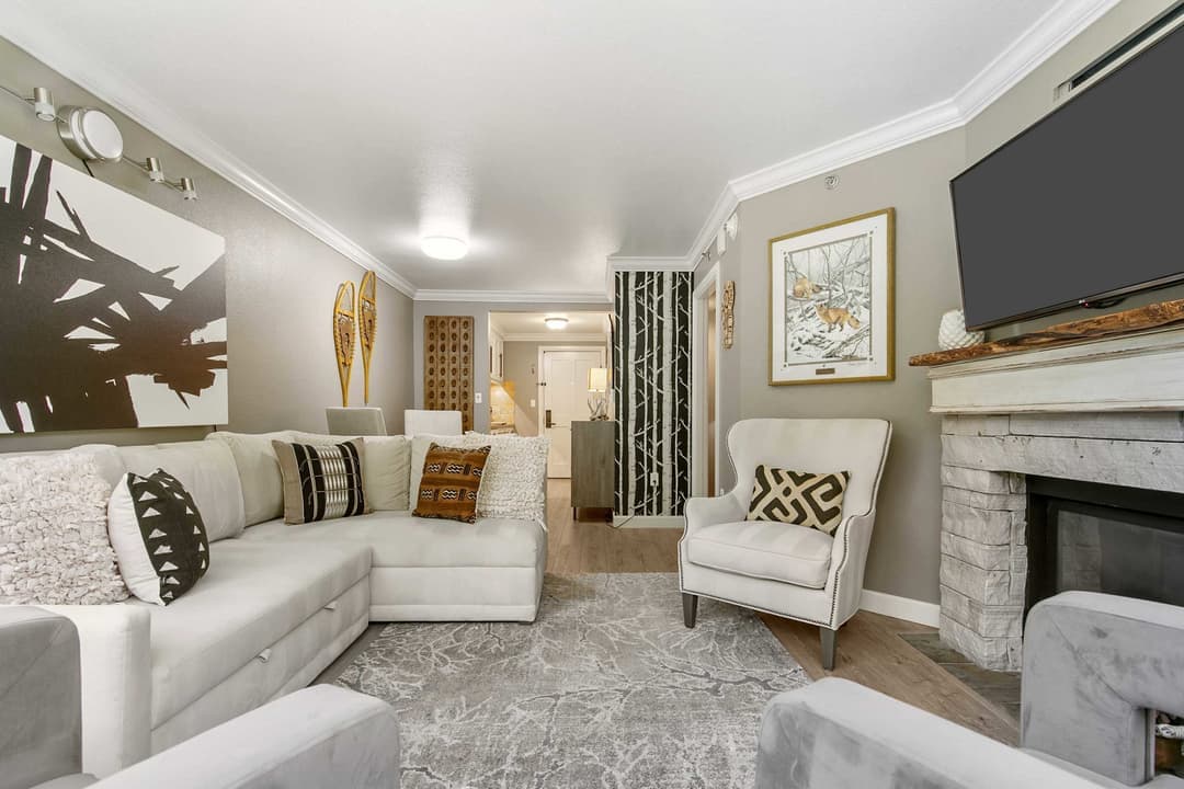 Everline Condo #400 - Image 4