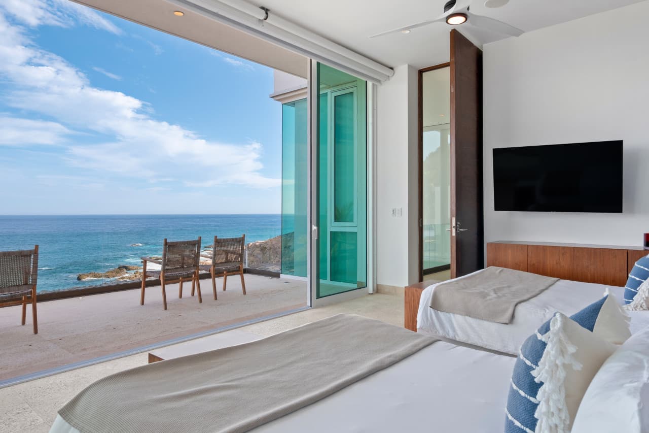 Private Beachfront in Palmilla - Image 54