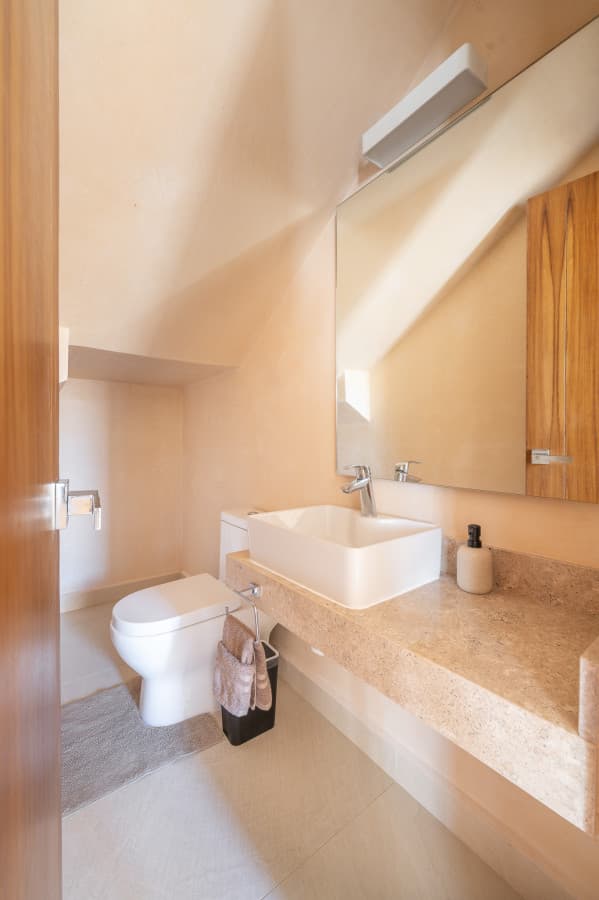 Surenna Oasis Villa - Image 7