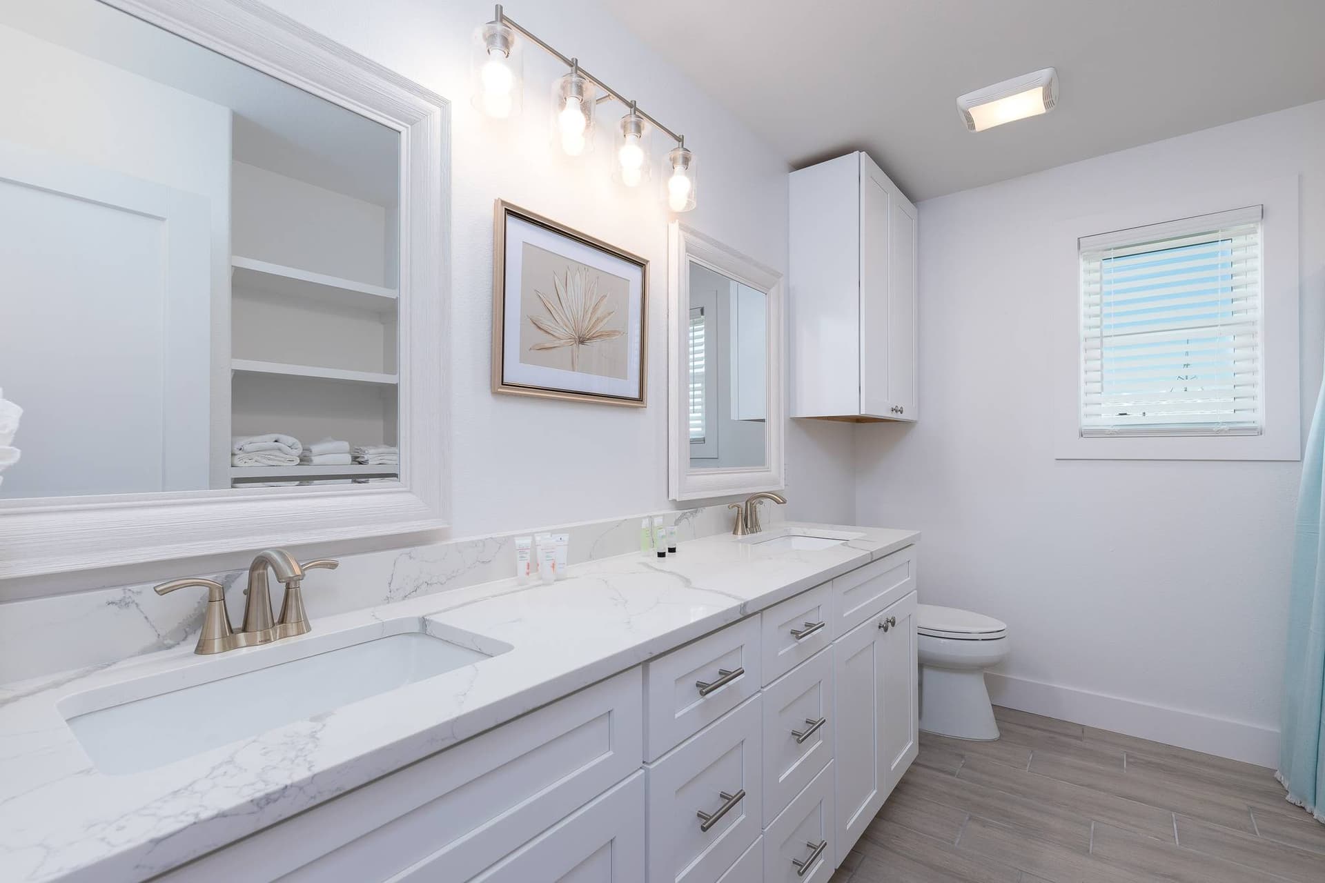 Skiff House - Image 17