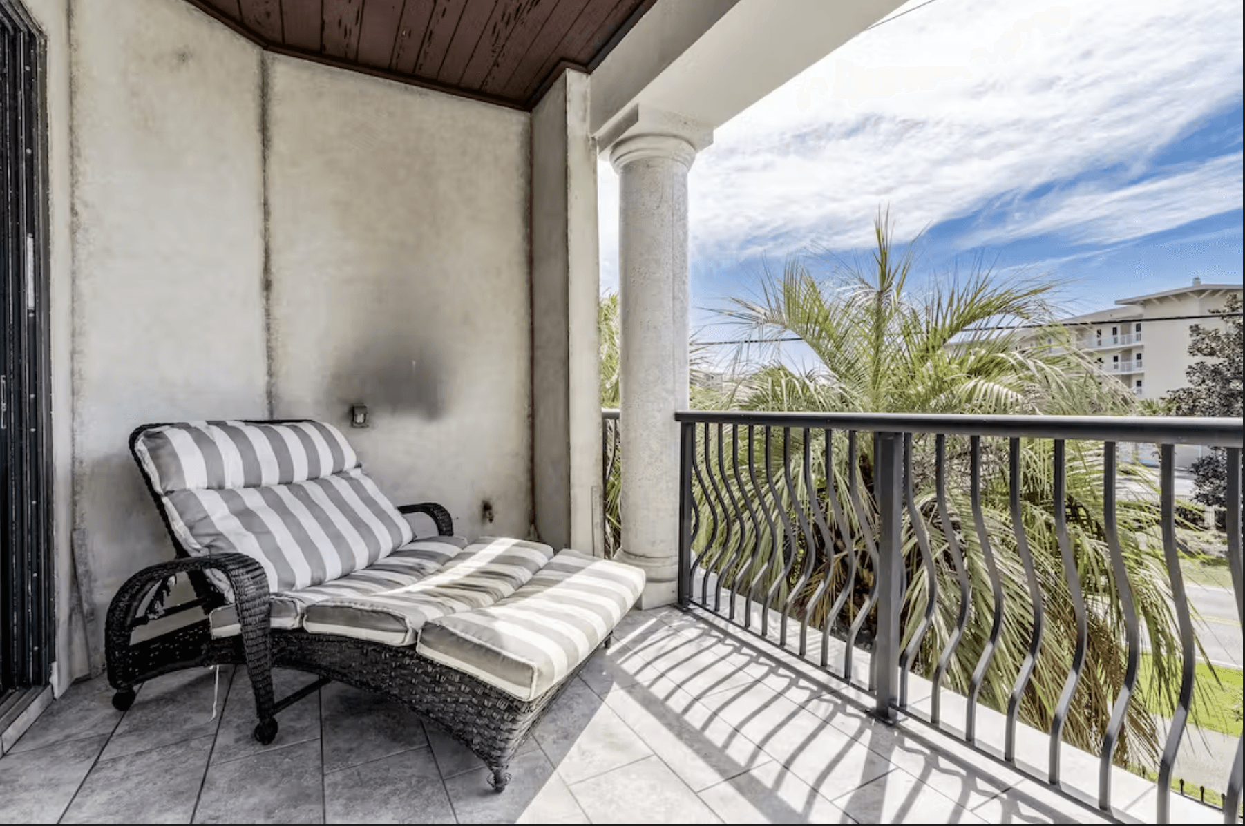 Villa by the Sea House - Image 12