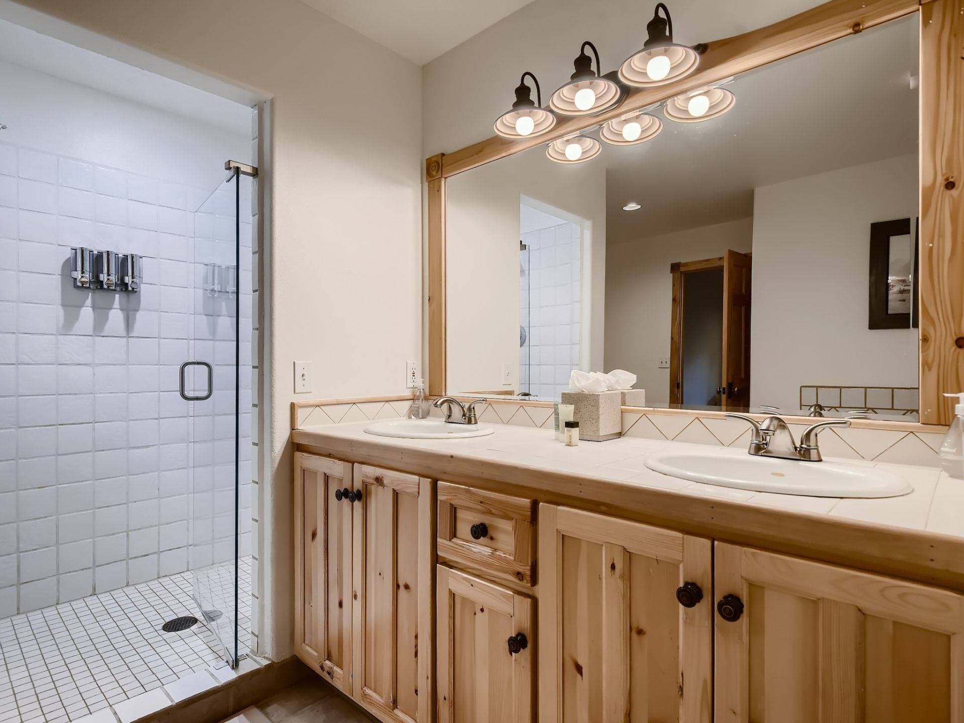 Lodge at Ski Hill - Image 22